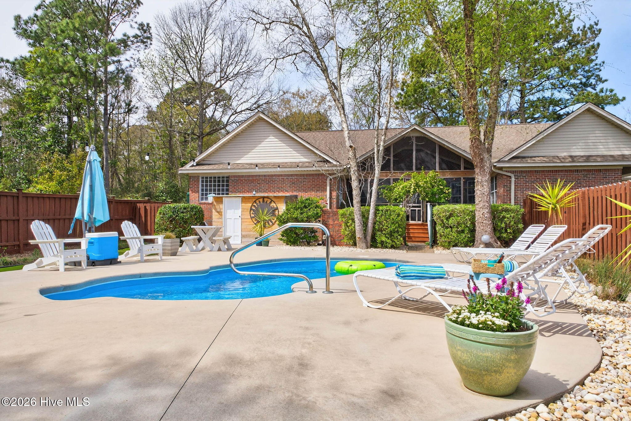 100562589 | Photo 68