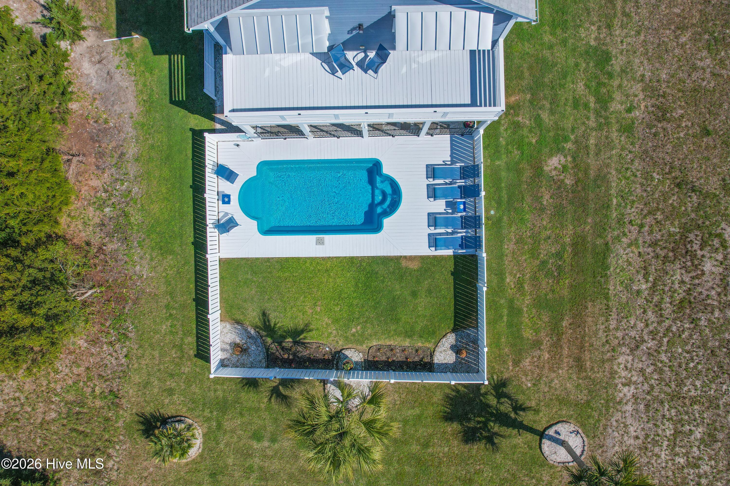 100567916 | Photo 72