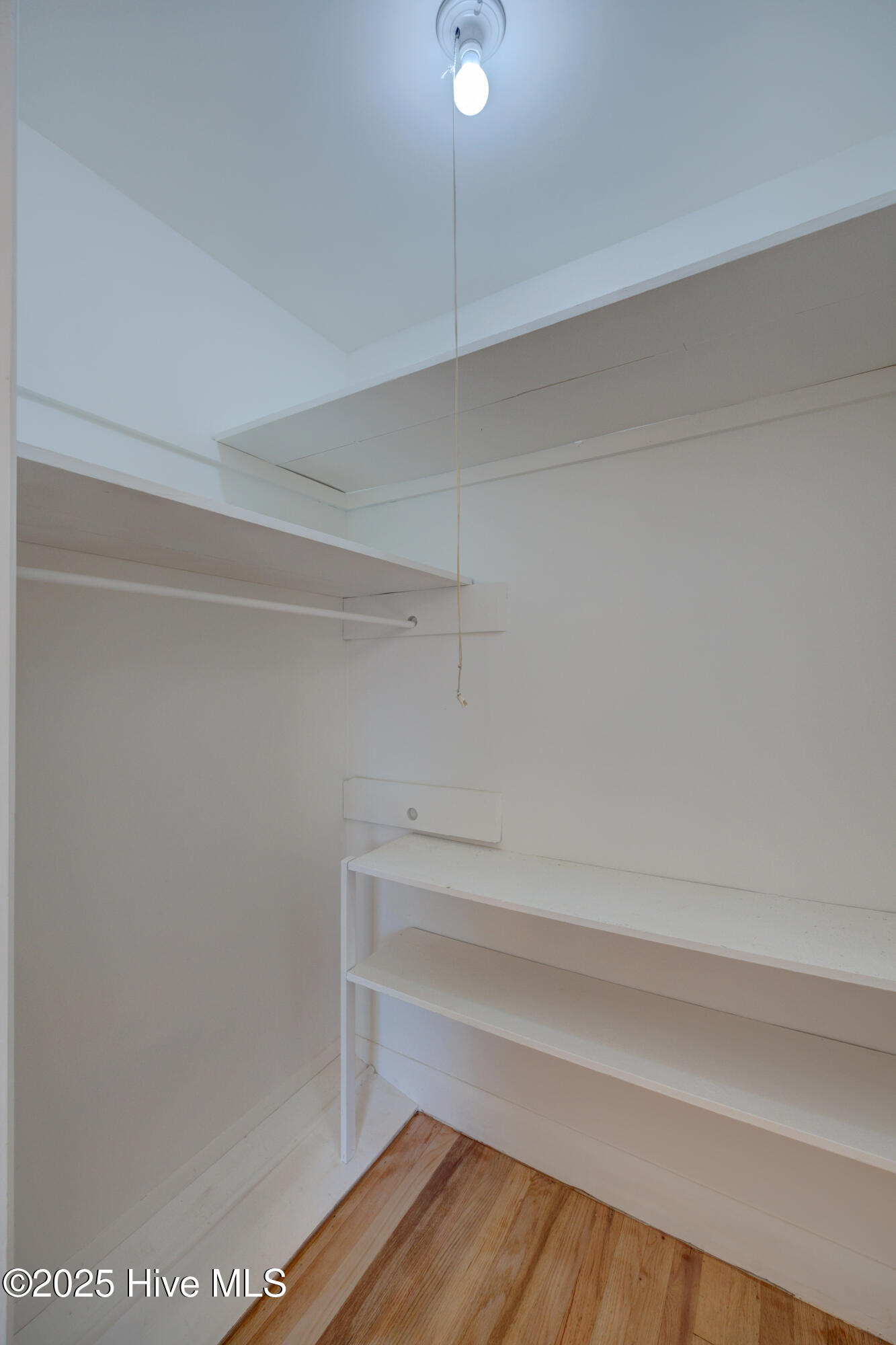 100531788 | Photo 42