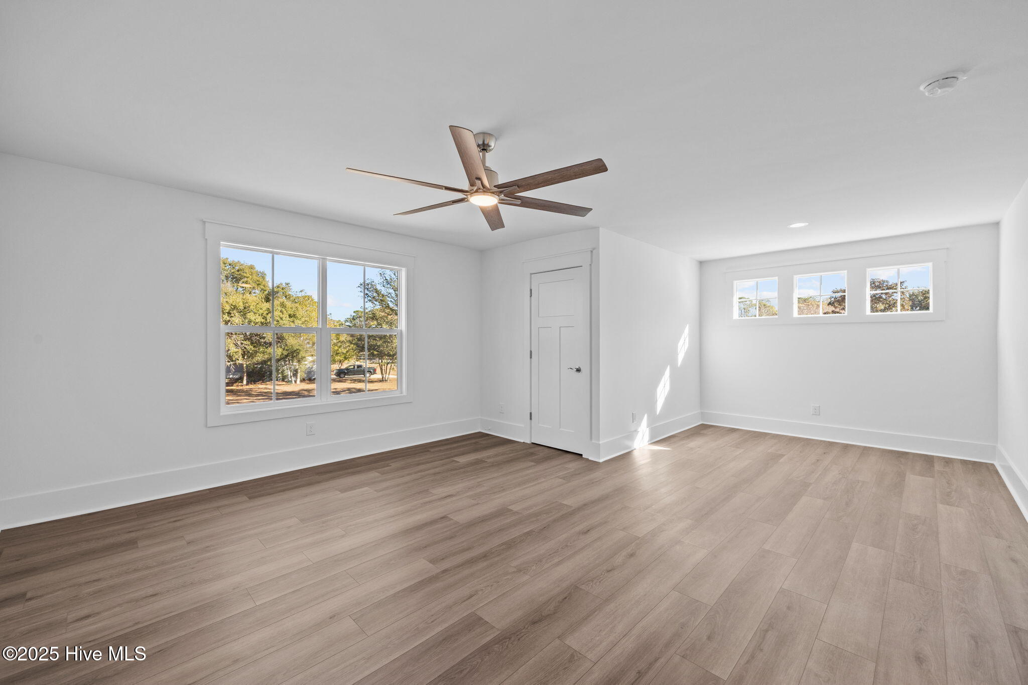 100532112 | Photo 30