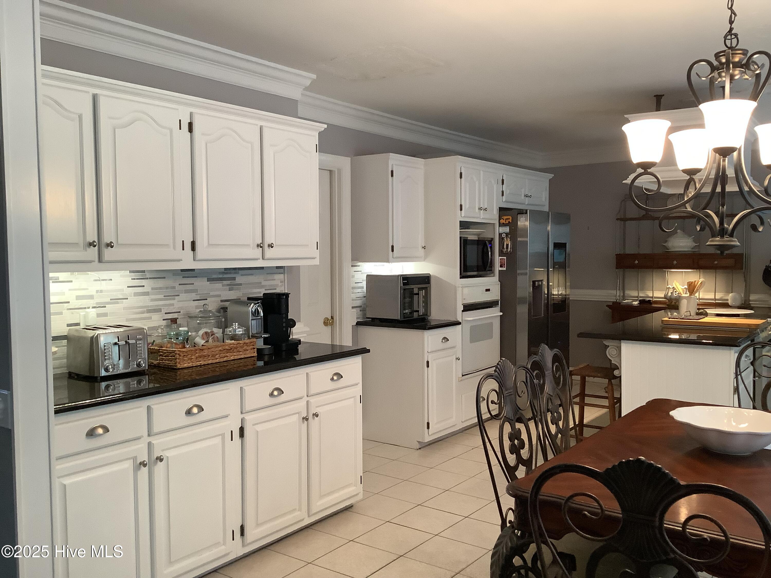 100524390 | Photo 13