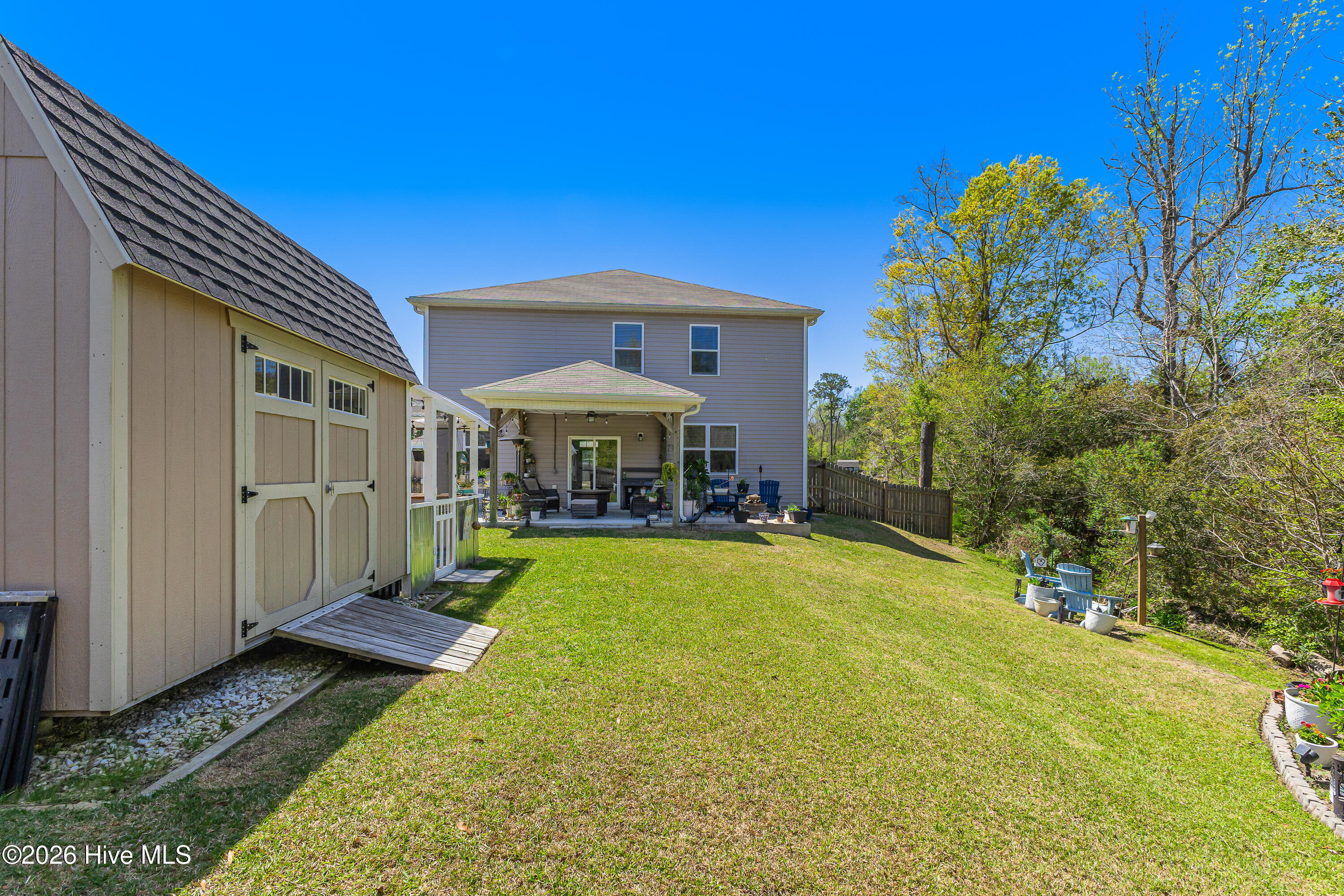 100565861 | Photo 48