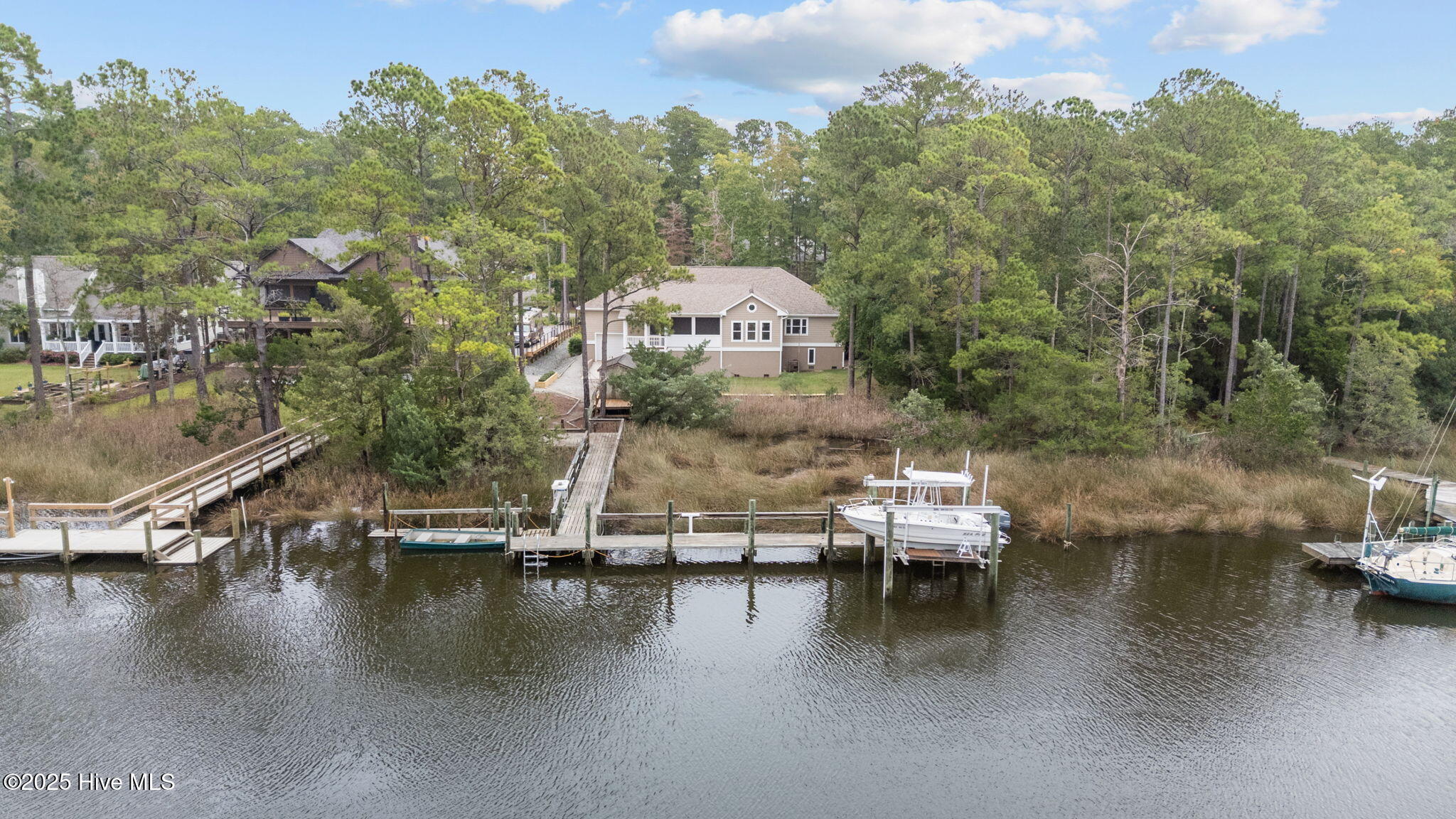 402 Whittaker Point Road,Oriental