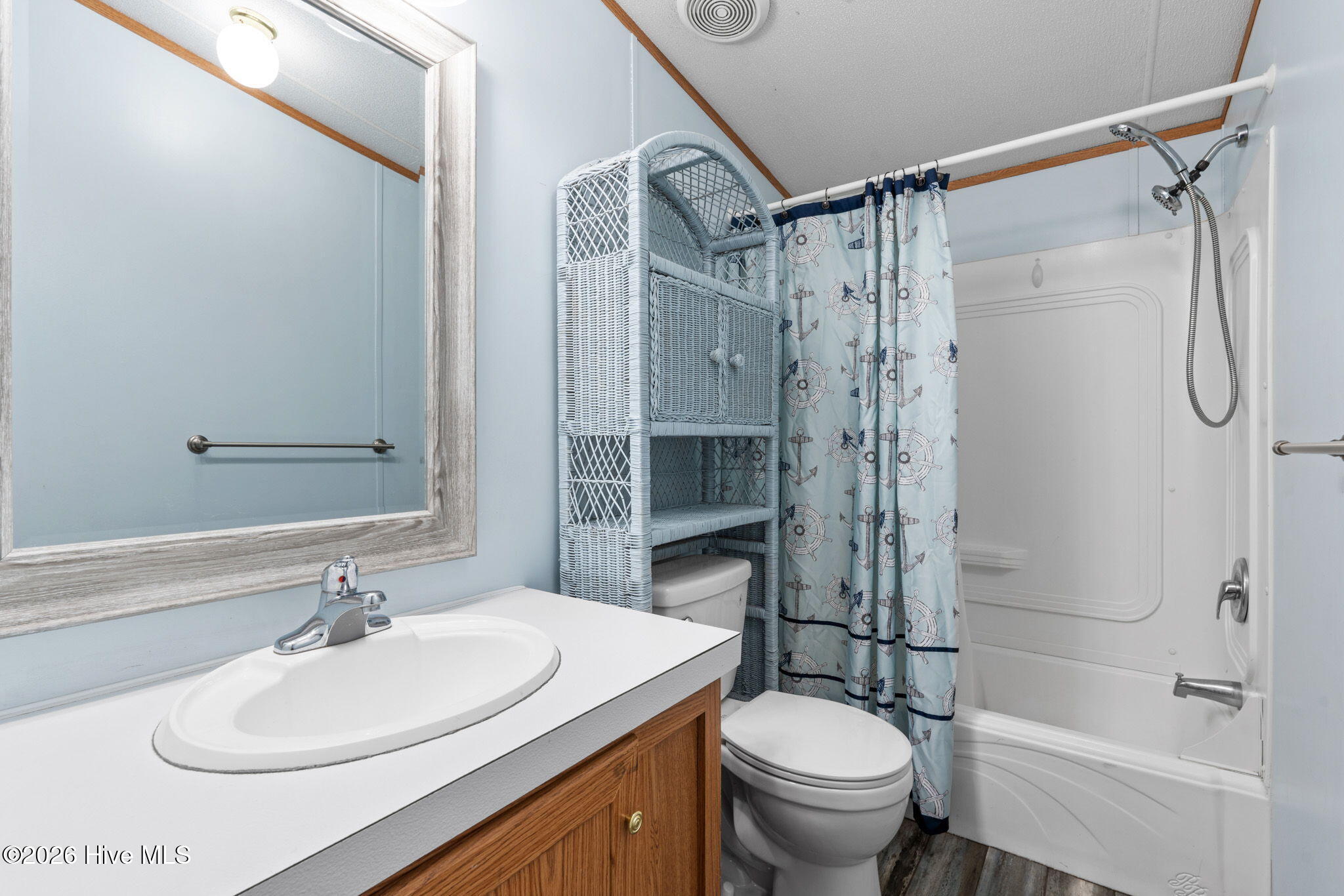 100564701 | Photo 30