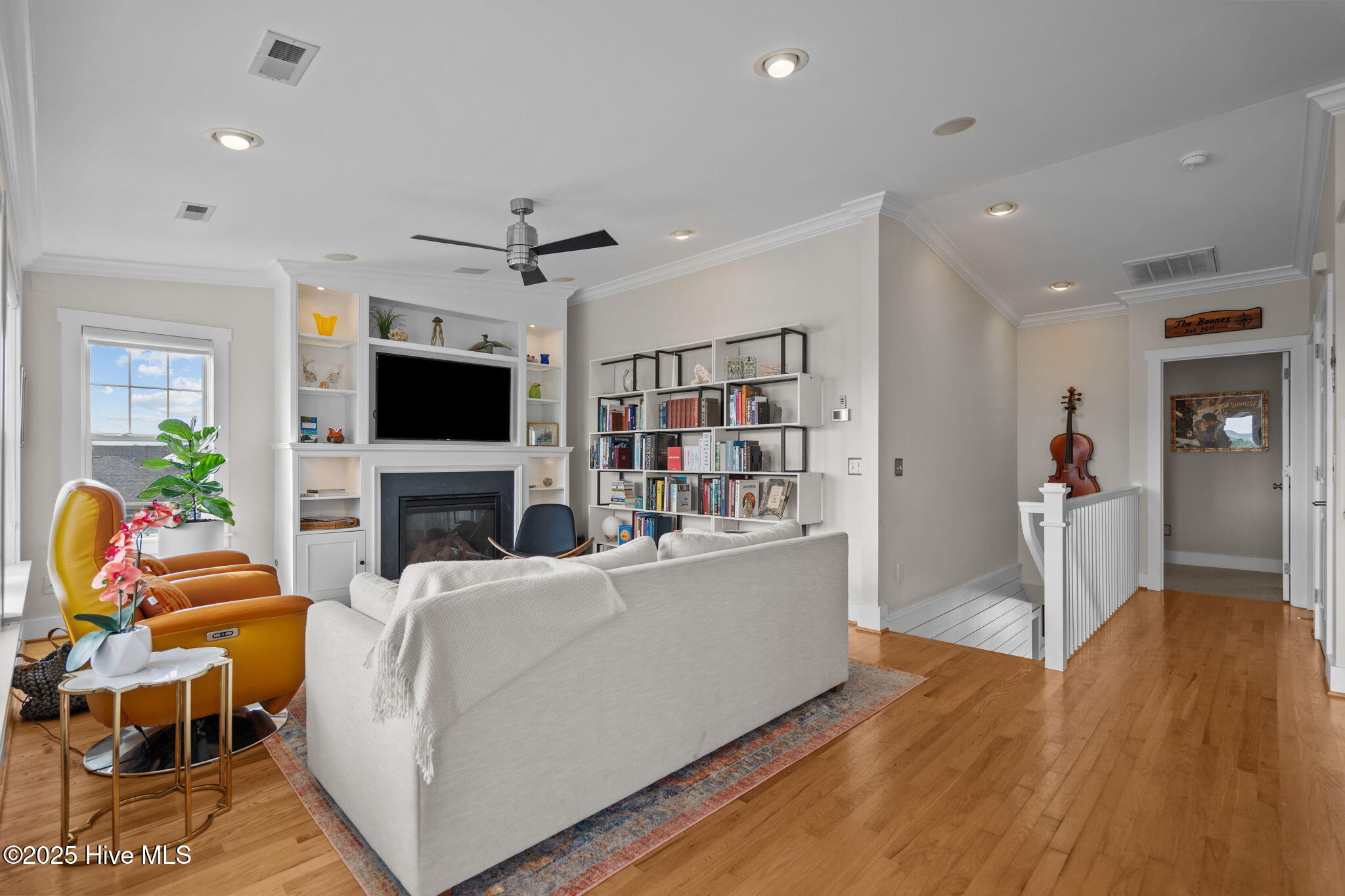 100528762 | Photo 25