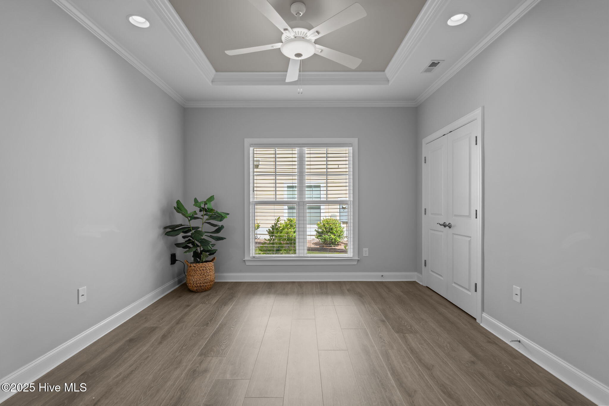 100532627 | Photo 22