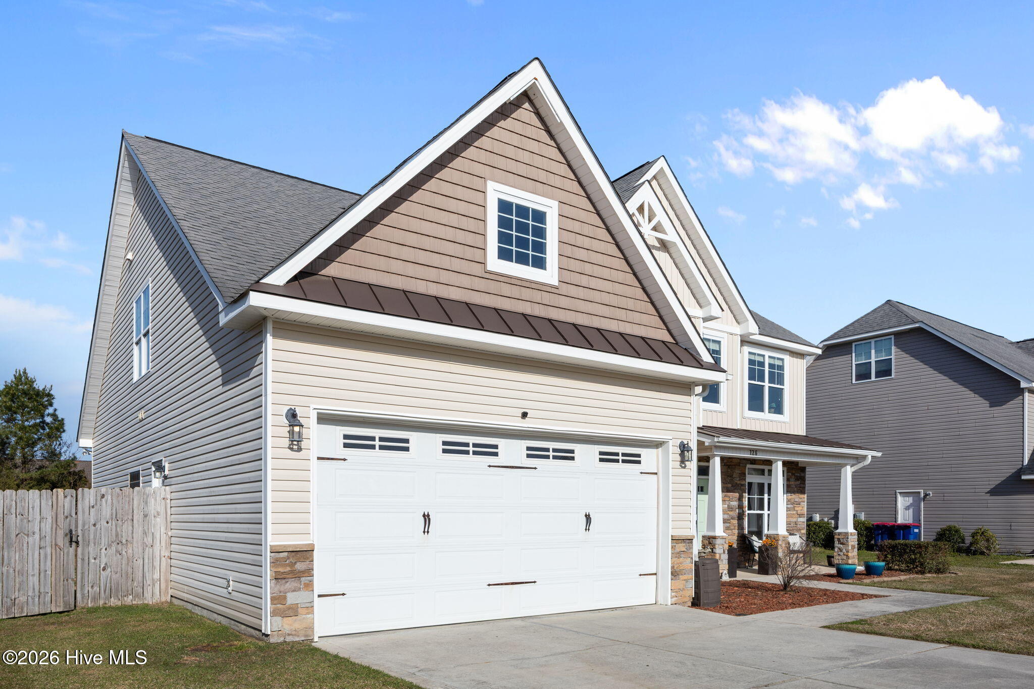 100564240 | Photo 58