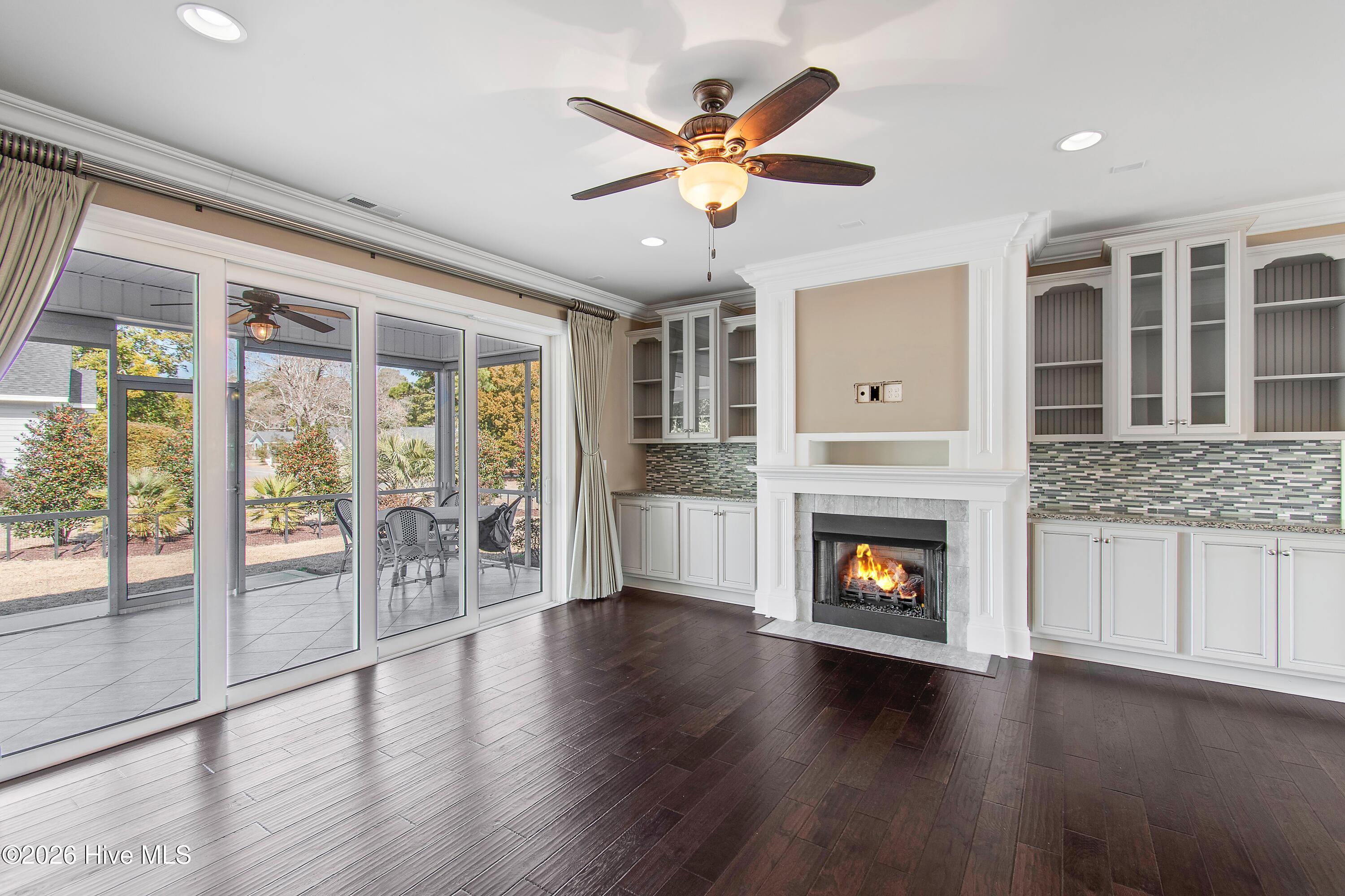 100554022 | Photo 15