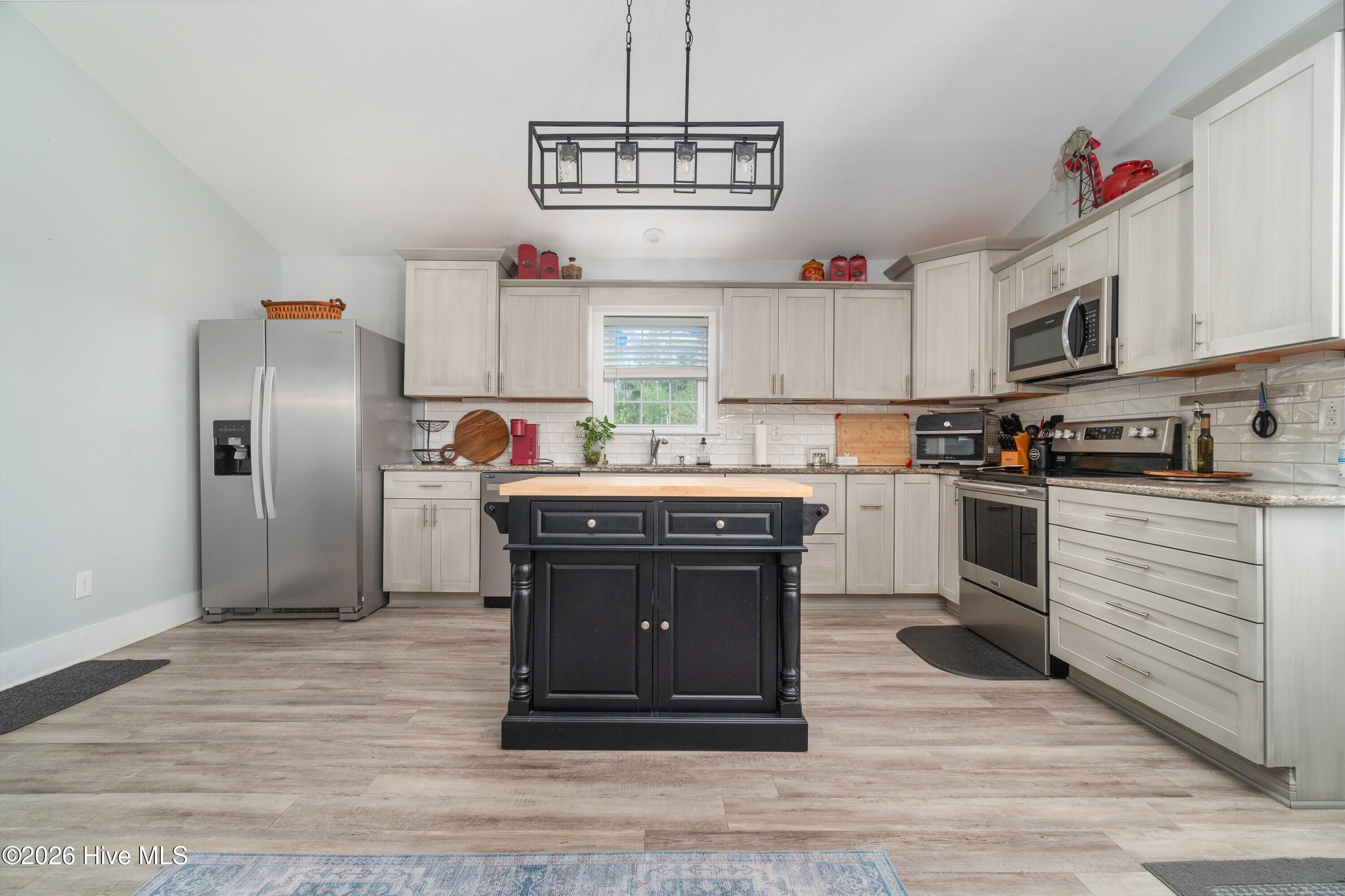 678 Weaver Camp Road,Merritt
