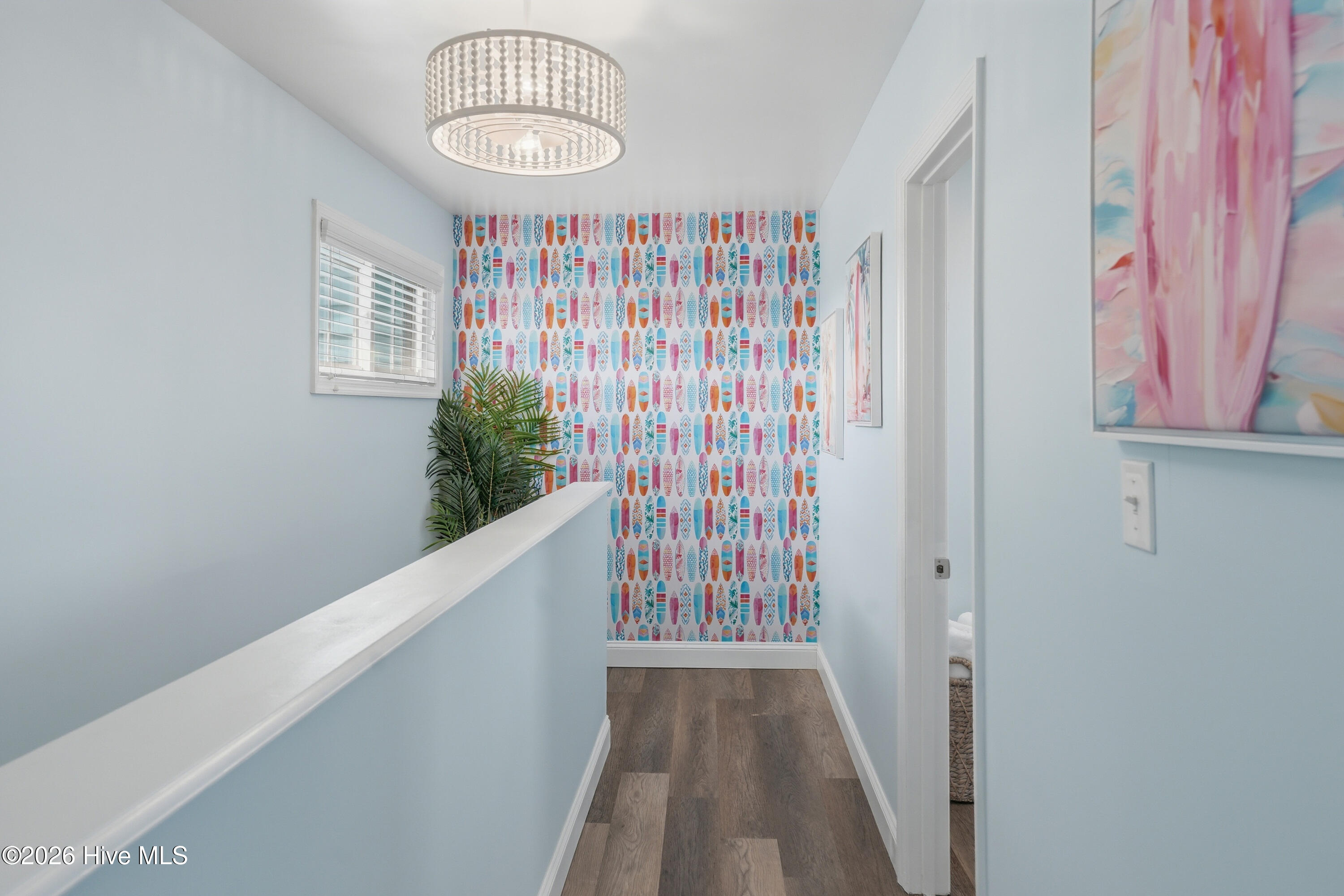 100559140 | Photo 25