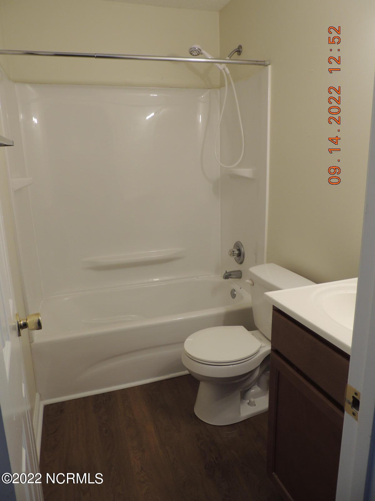 100548938 | Photo 11