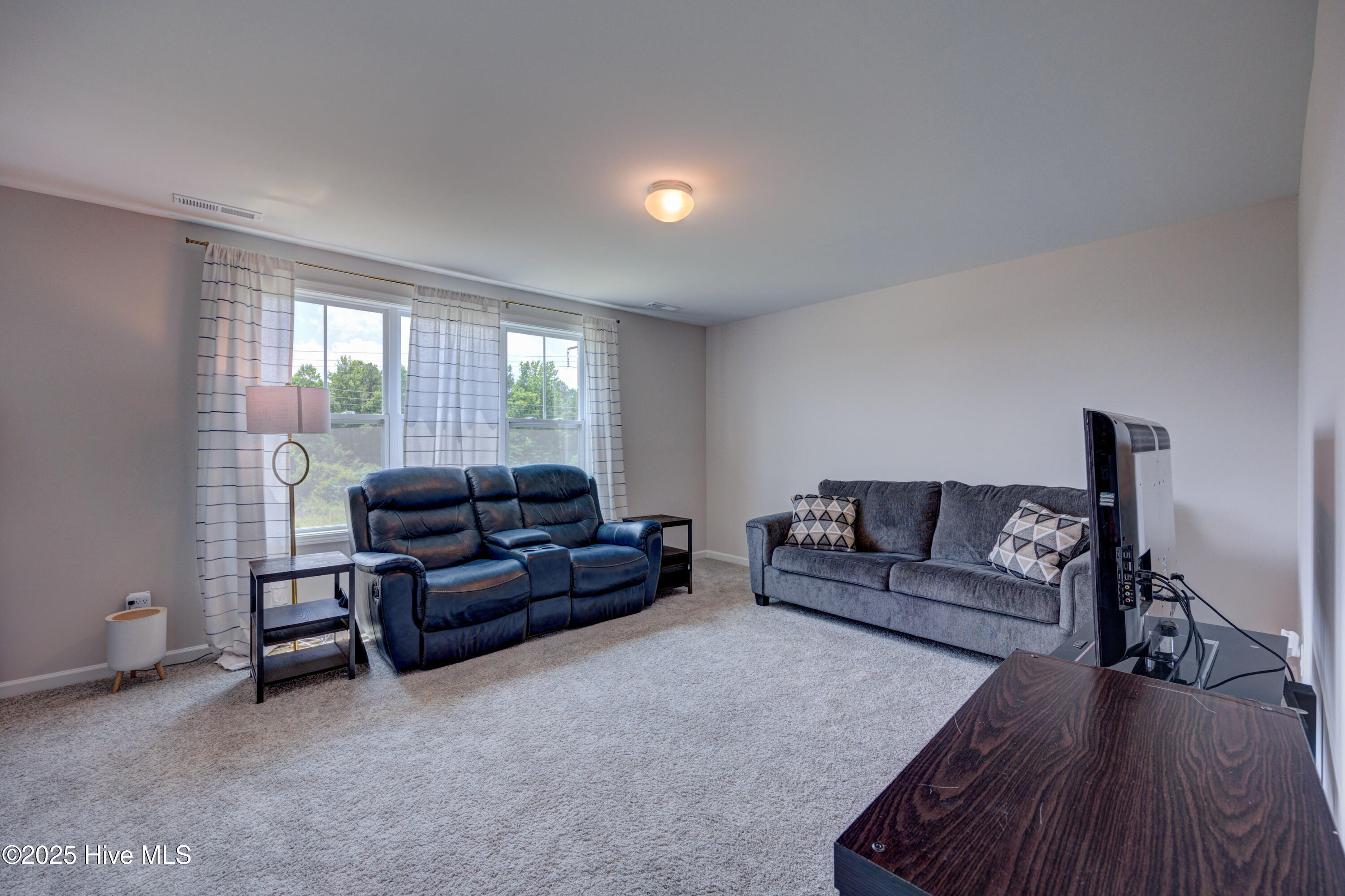 100535248 | Photo 40