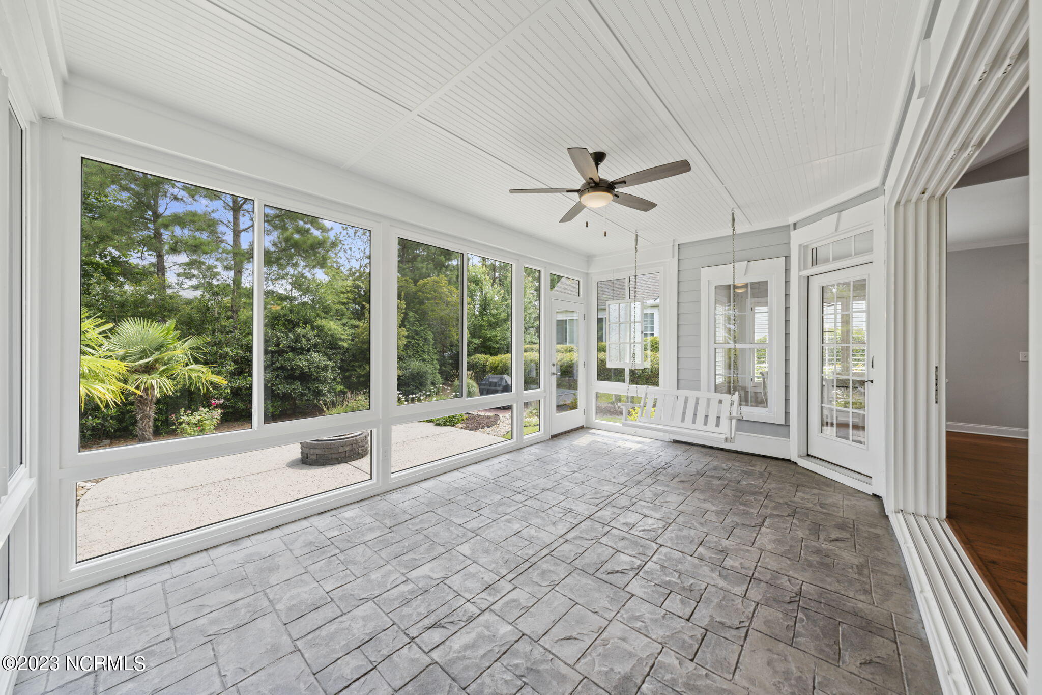 100553667 | Photo 27