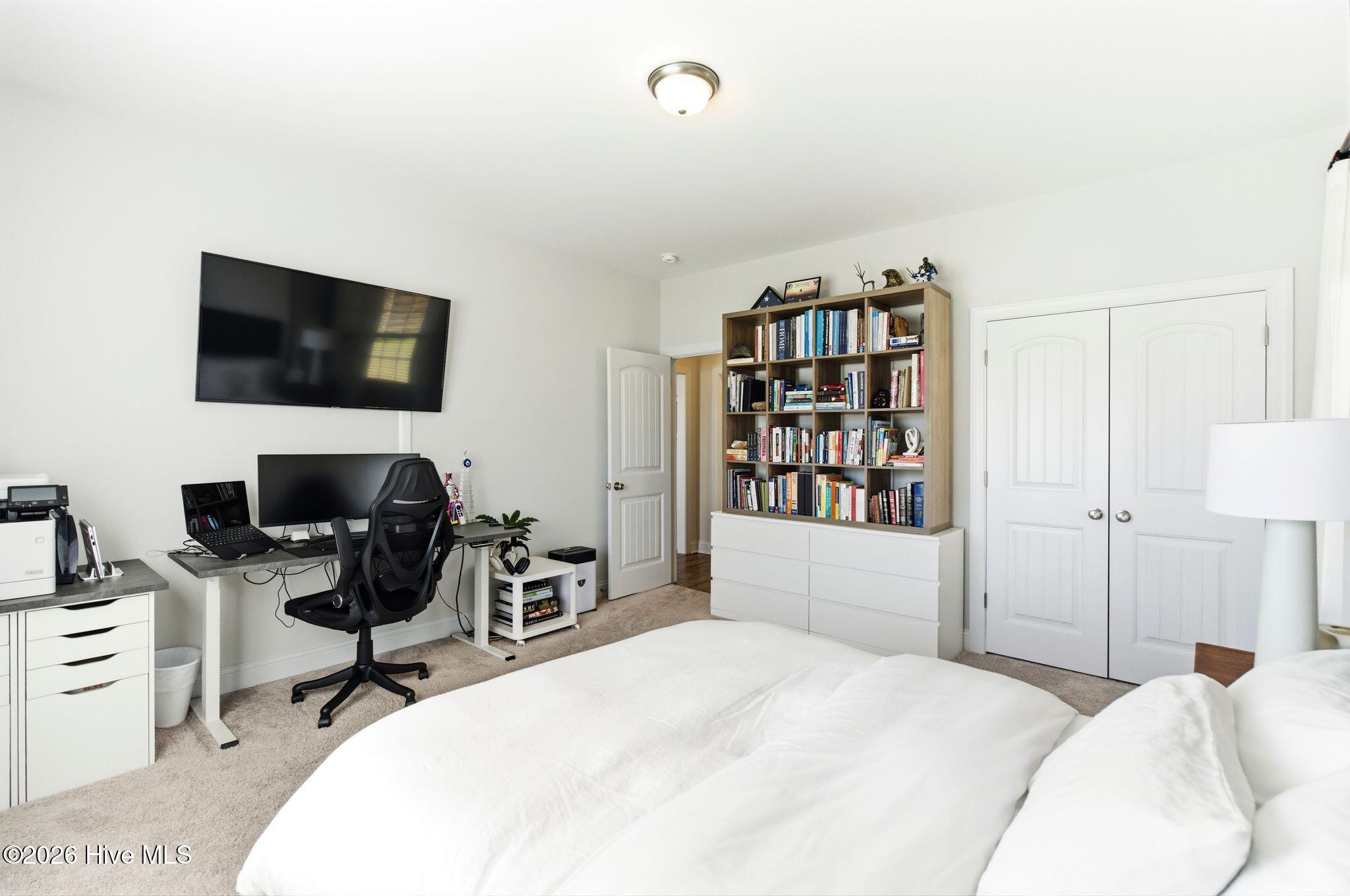 100563255 | Photo 30