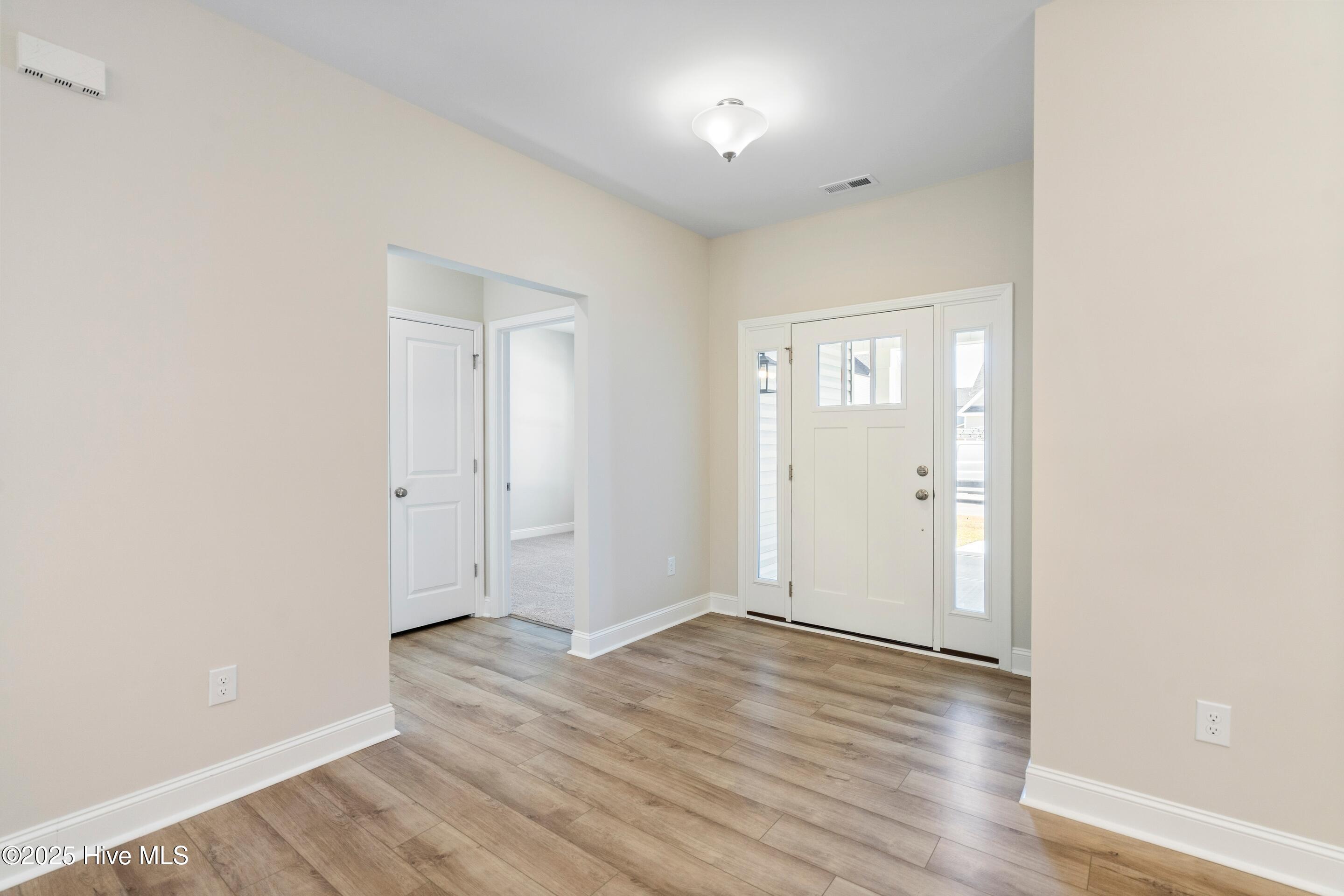 100543354 | Photo 44