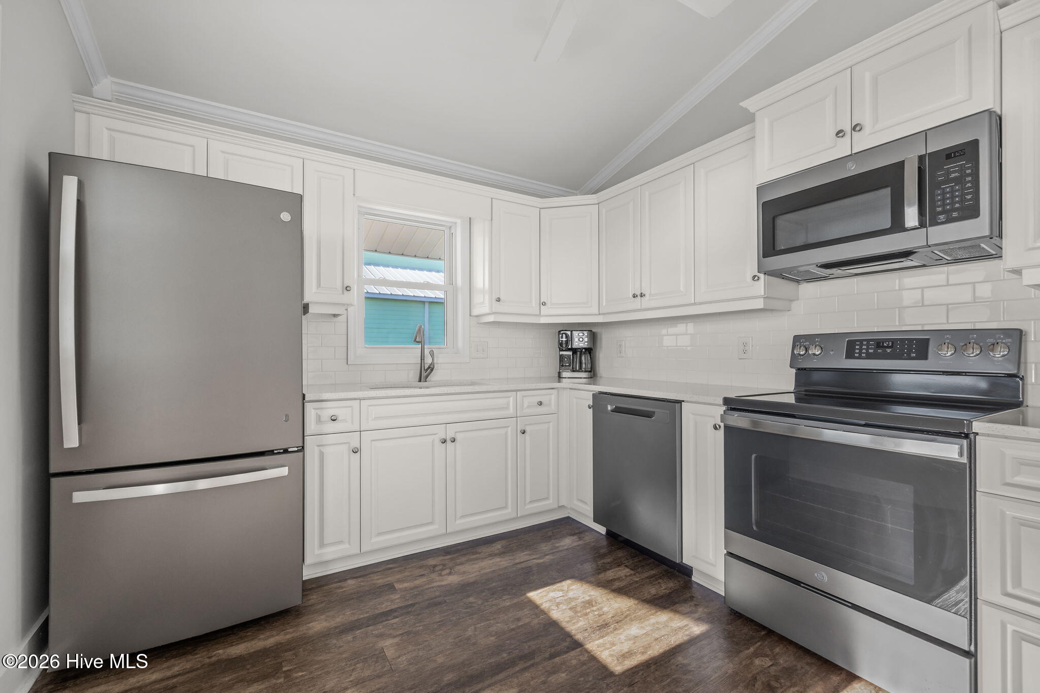 100552483 | Photo 29