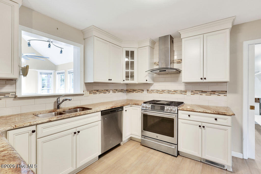 100551760 | Photo 17