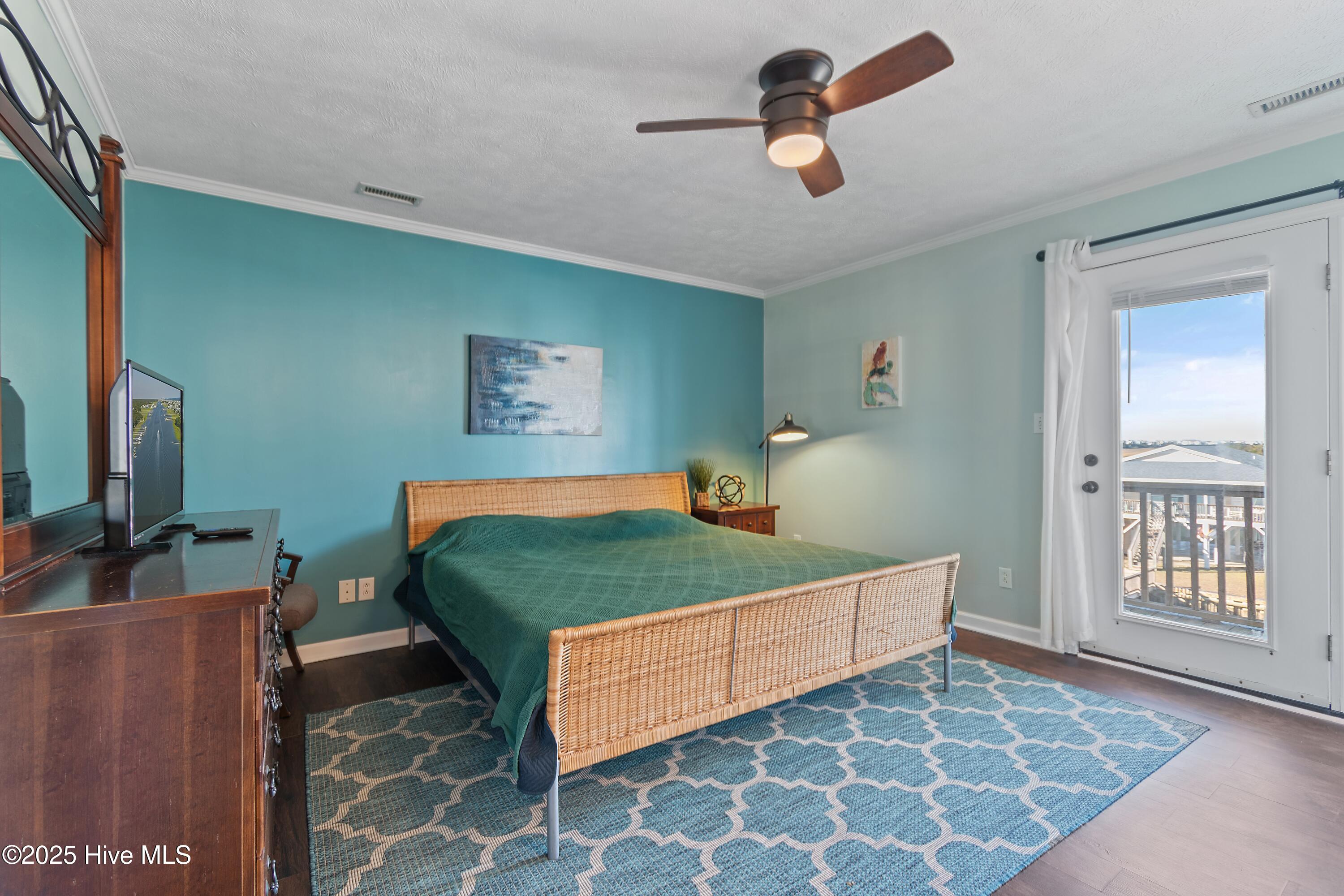 100542122 | Photo 44