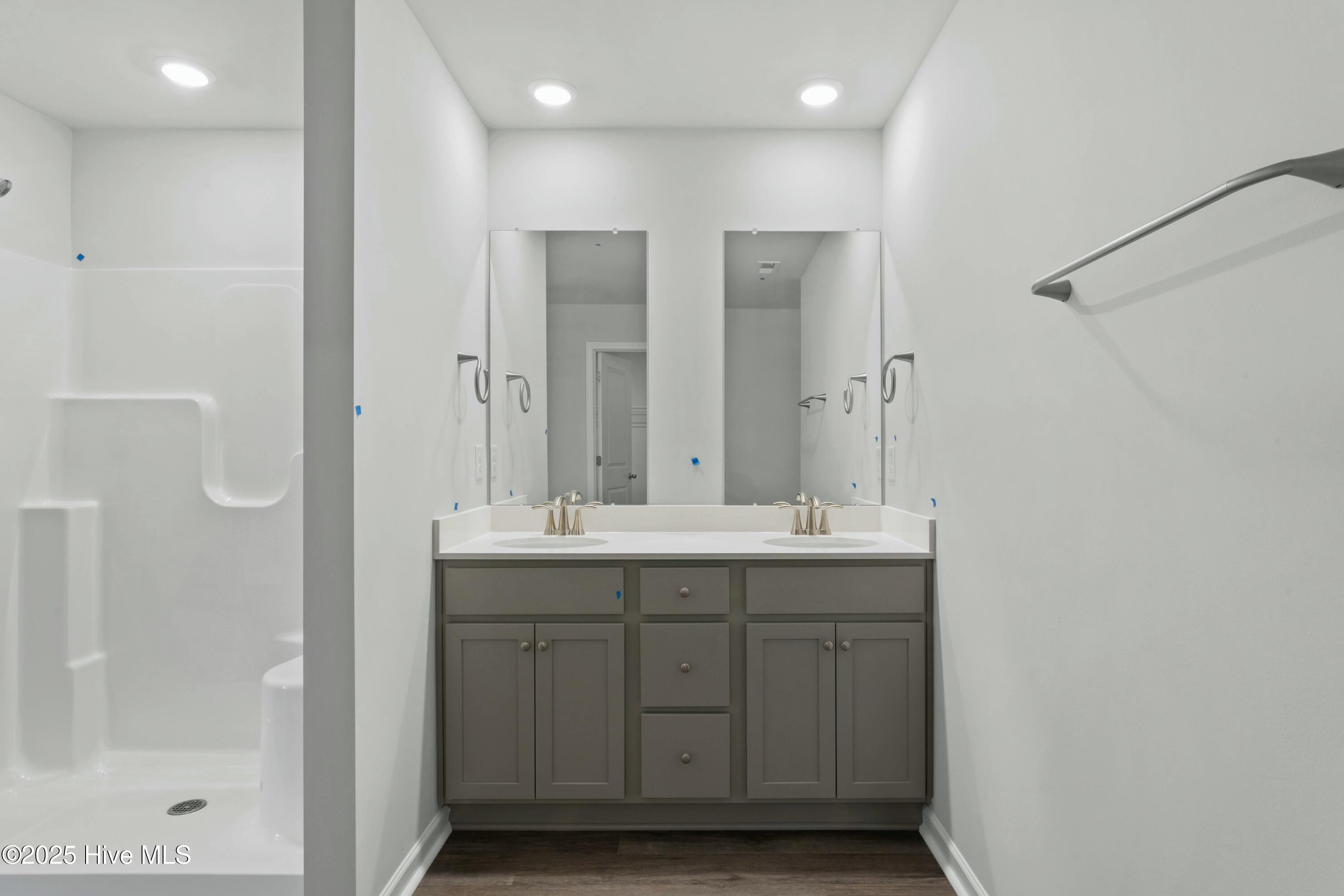 100533510 | Photo 13