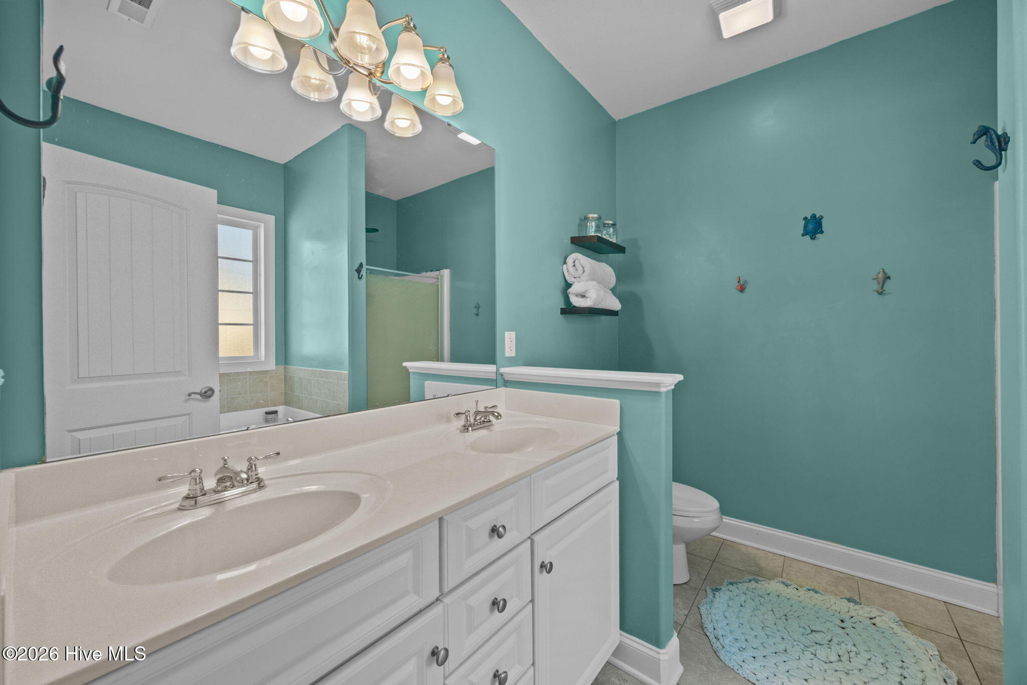 100548073 | Photo 22