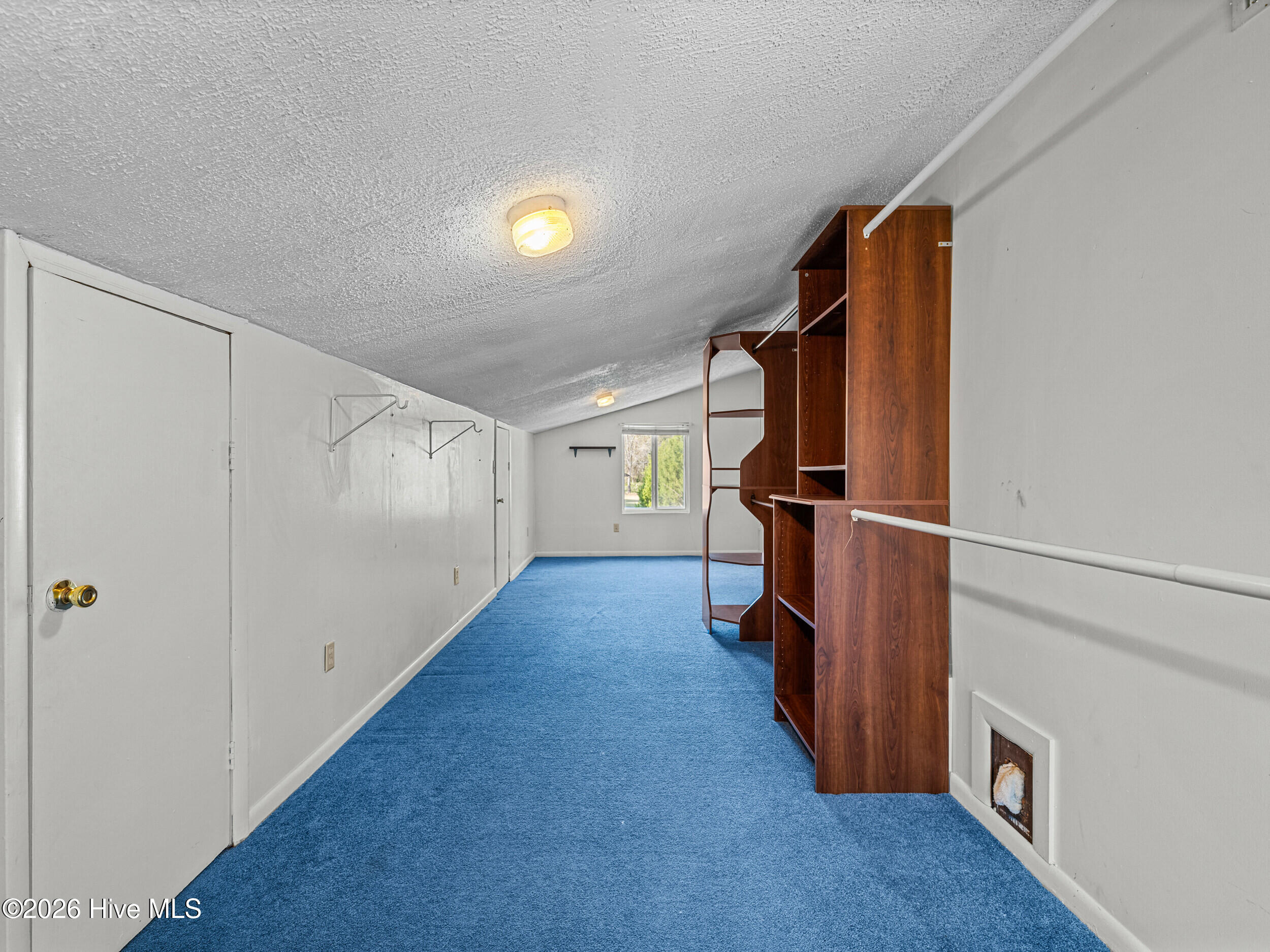 100561743 | Photo 45