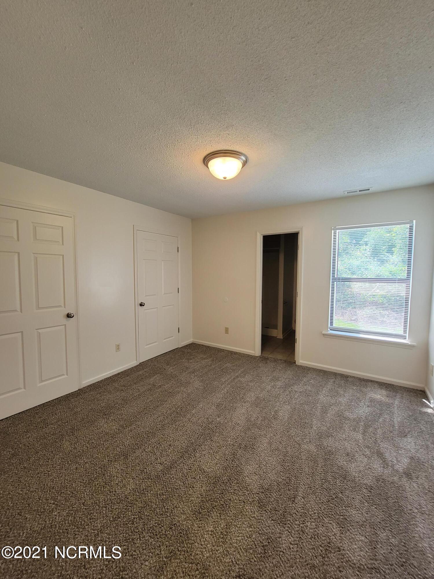 100567469 | Photo 13