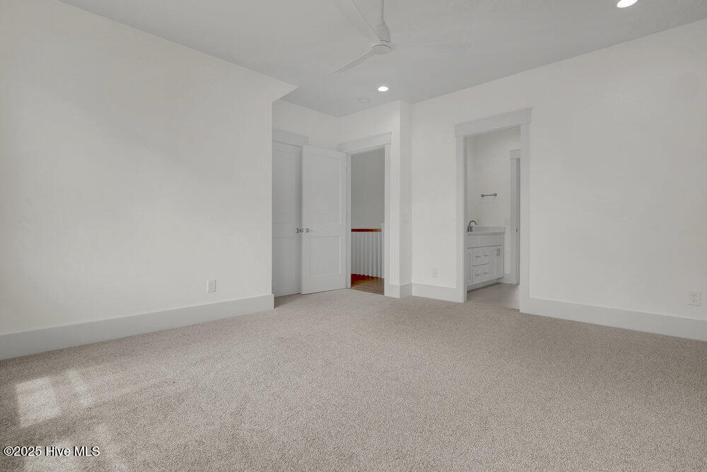 100509390 | Photo 34