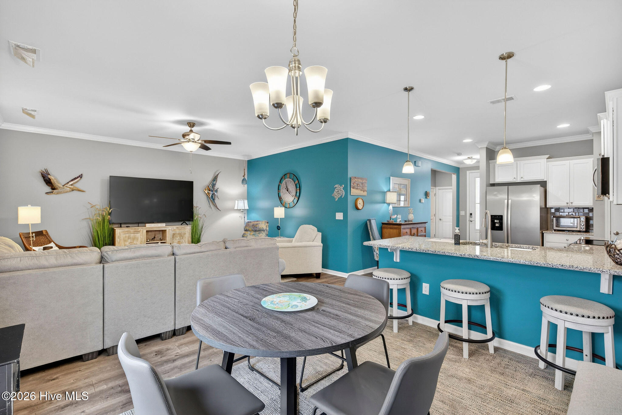 100551892 | Photo 12