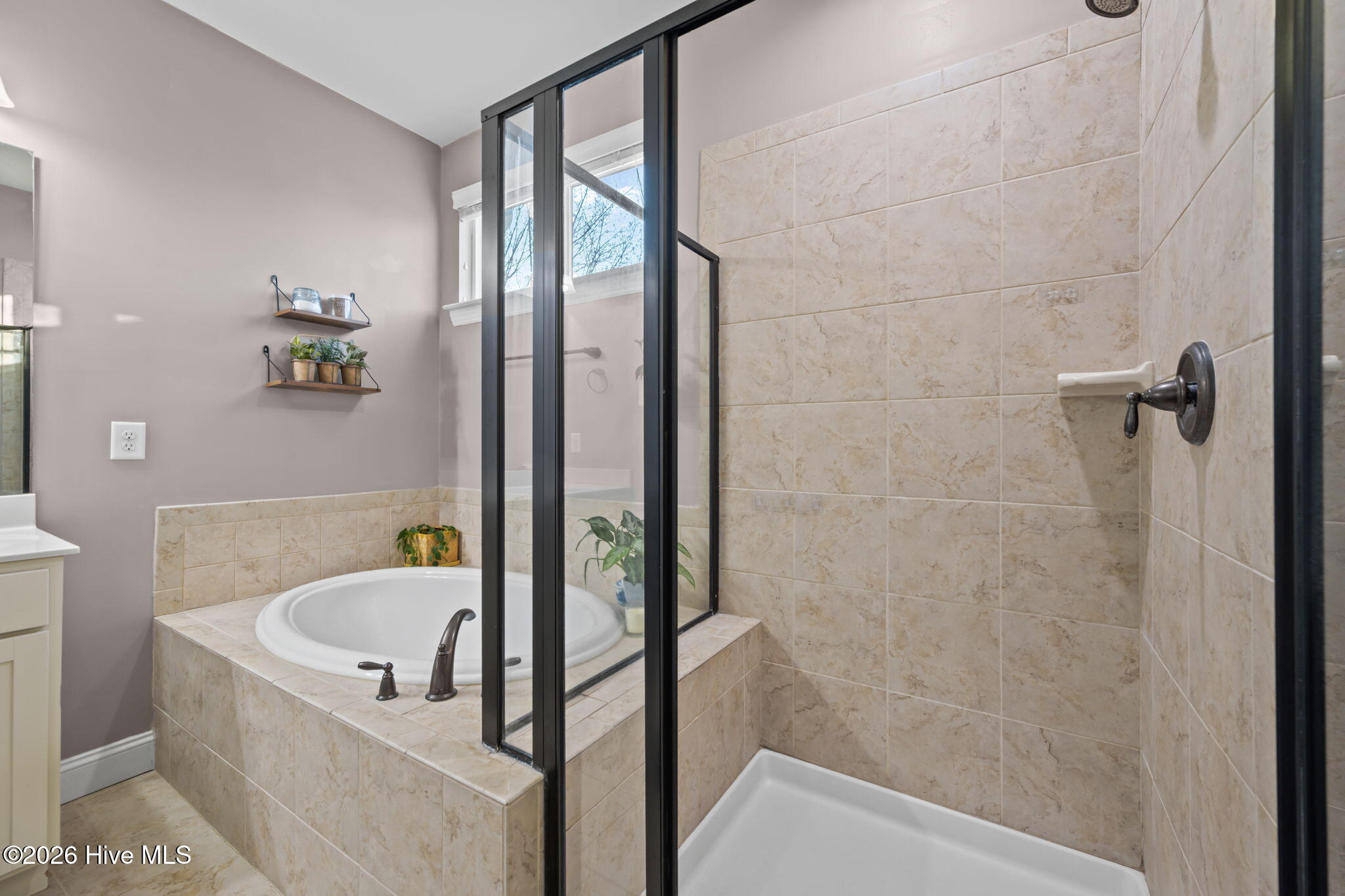 100557022 | Photo 19