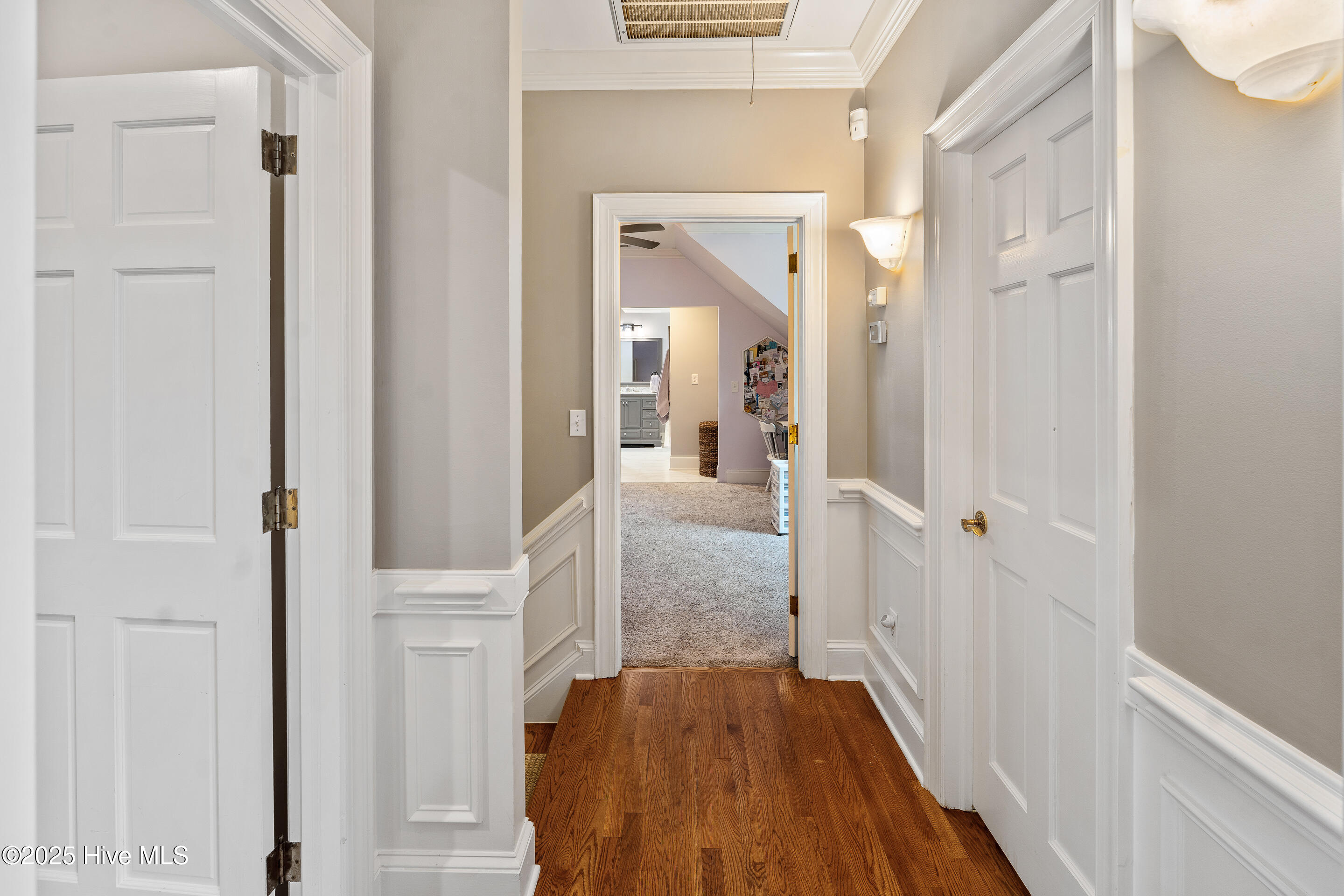 100530857 | Photo 50