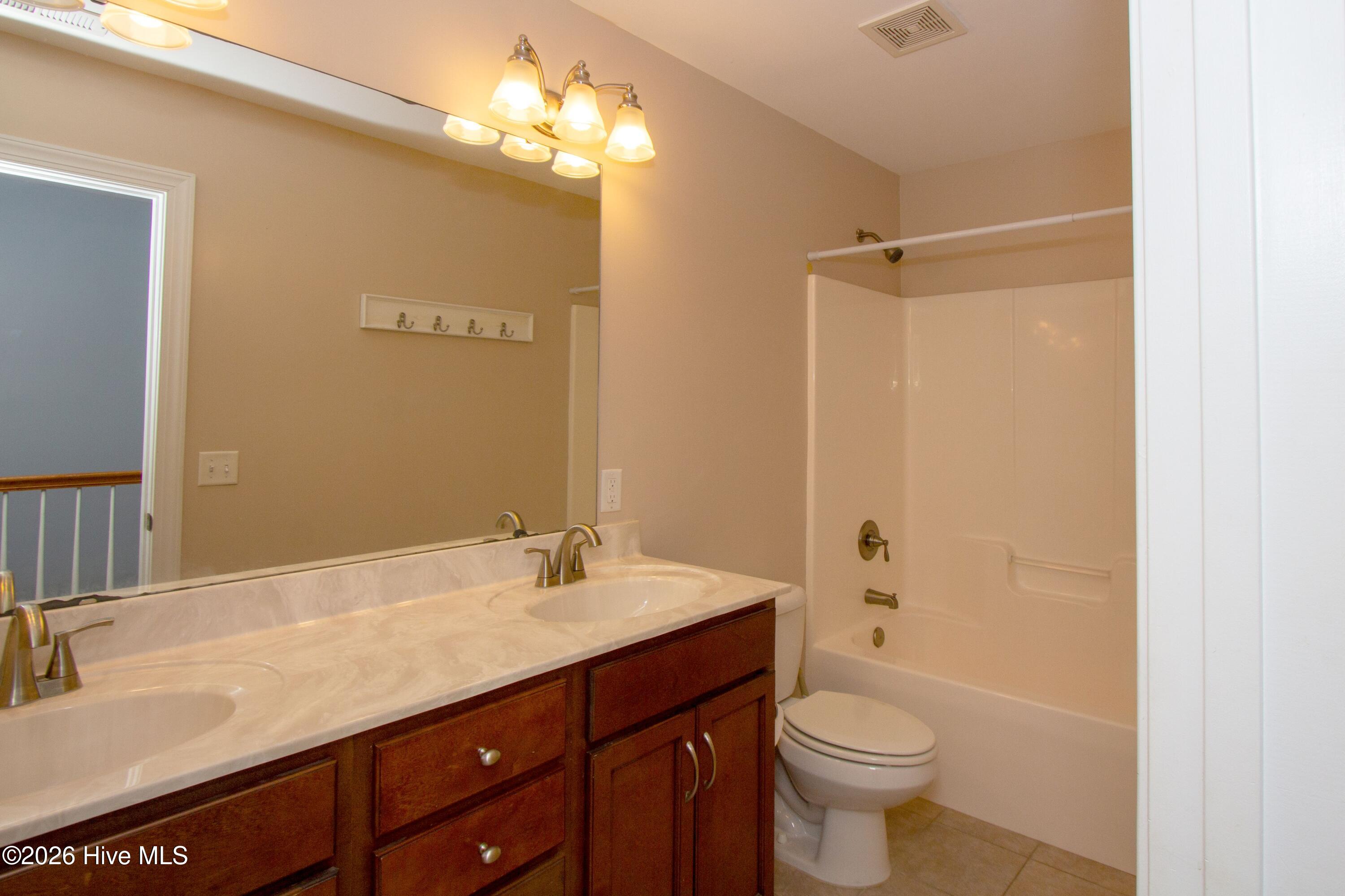 100555872 | Photo 42