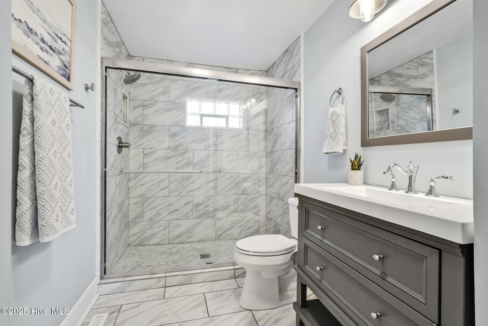 100544922 | Photo 23