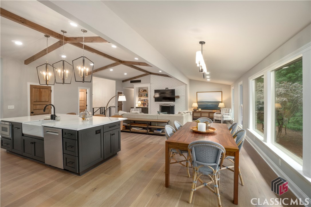 1041 Hollow Creek Way