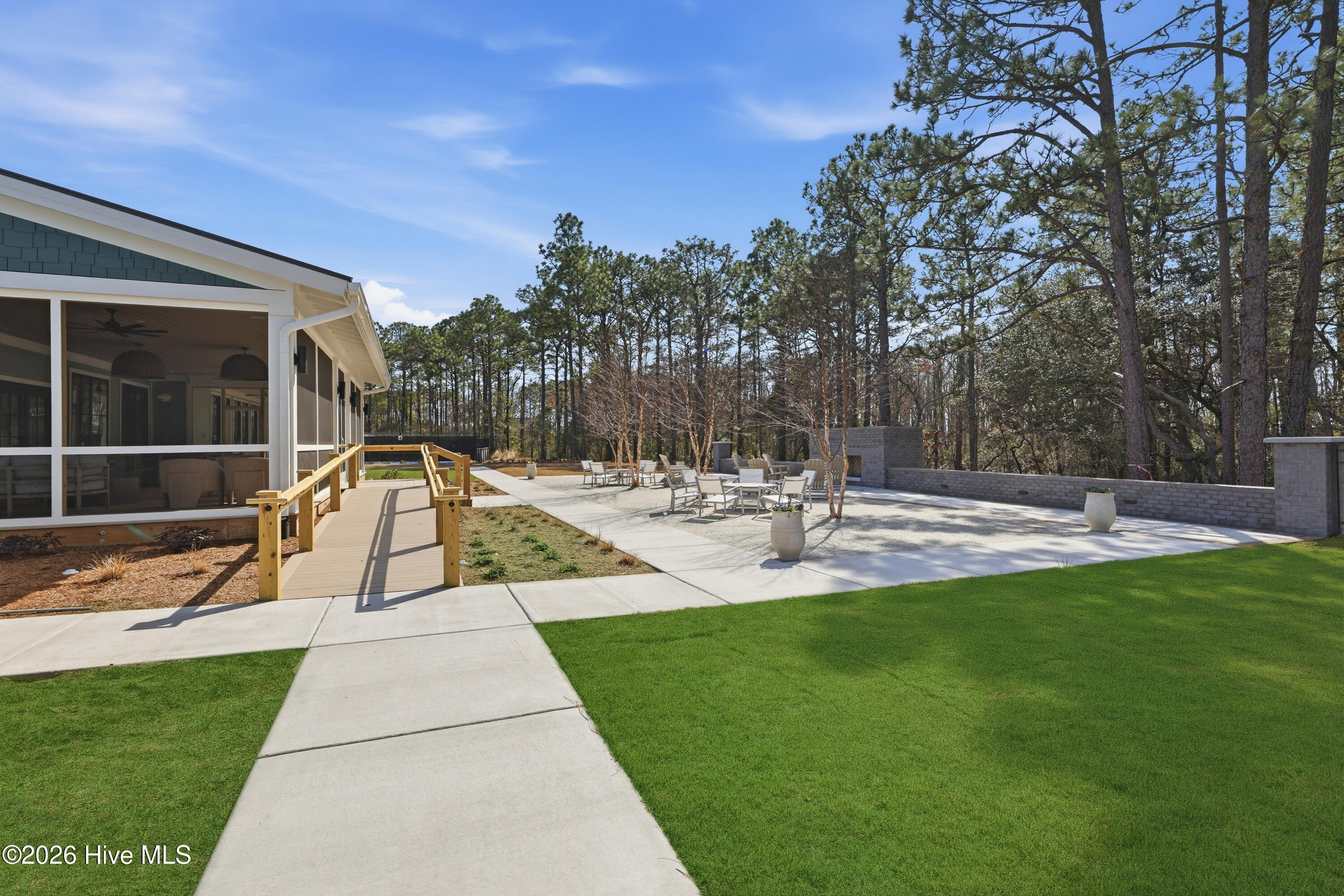 100568538 | Photo 65