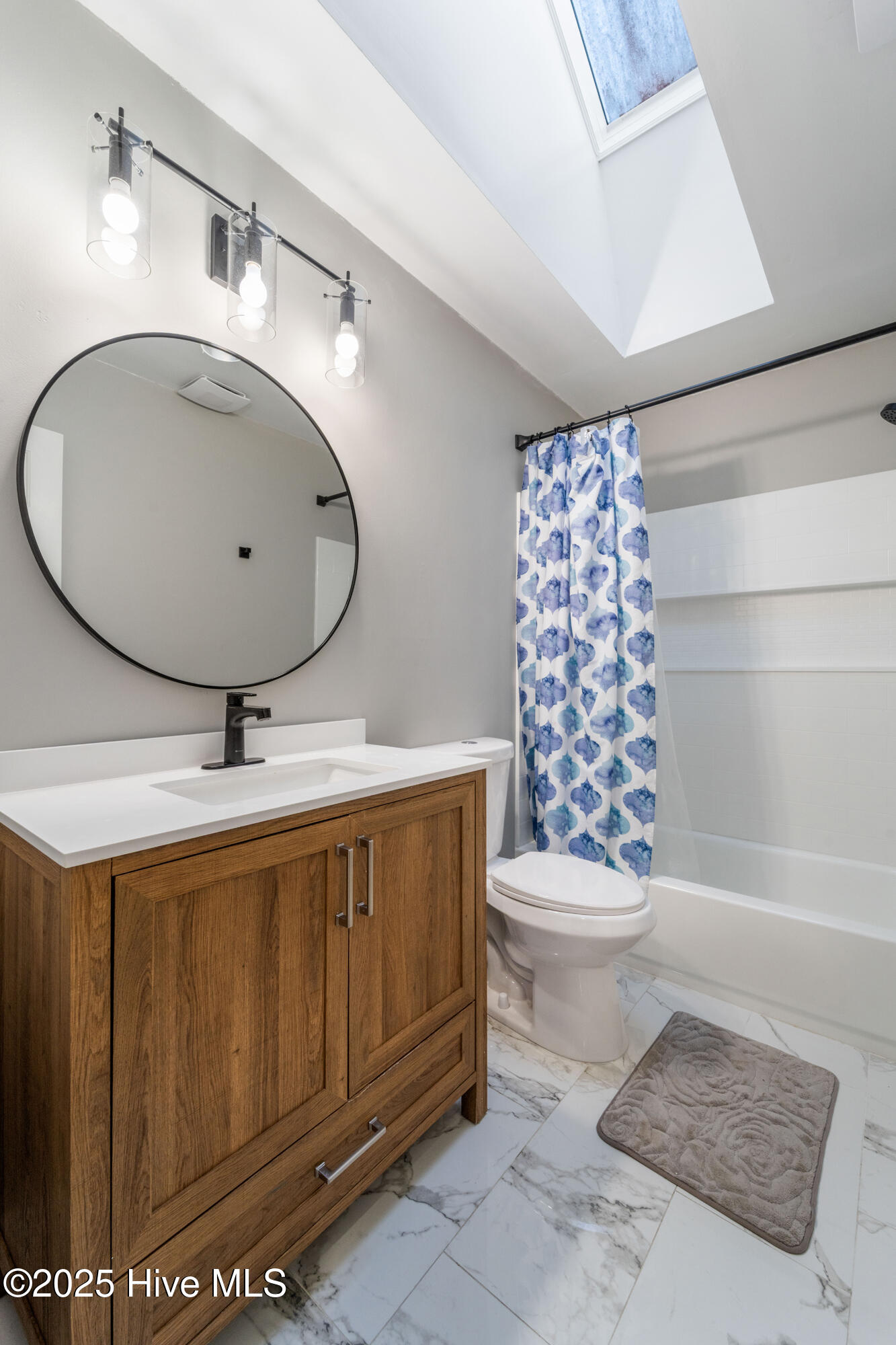 100527968 | Photo 51