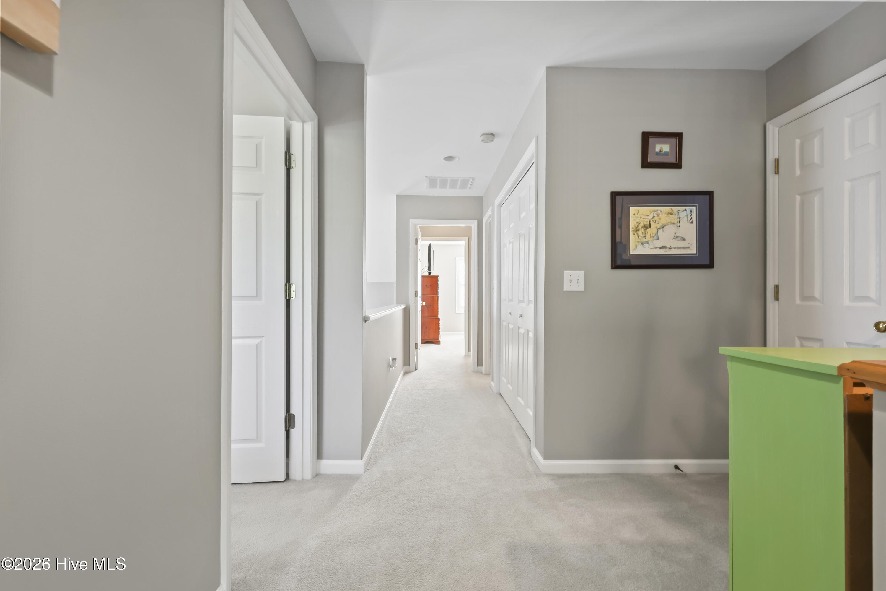 100547301 | Photo 25