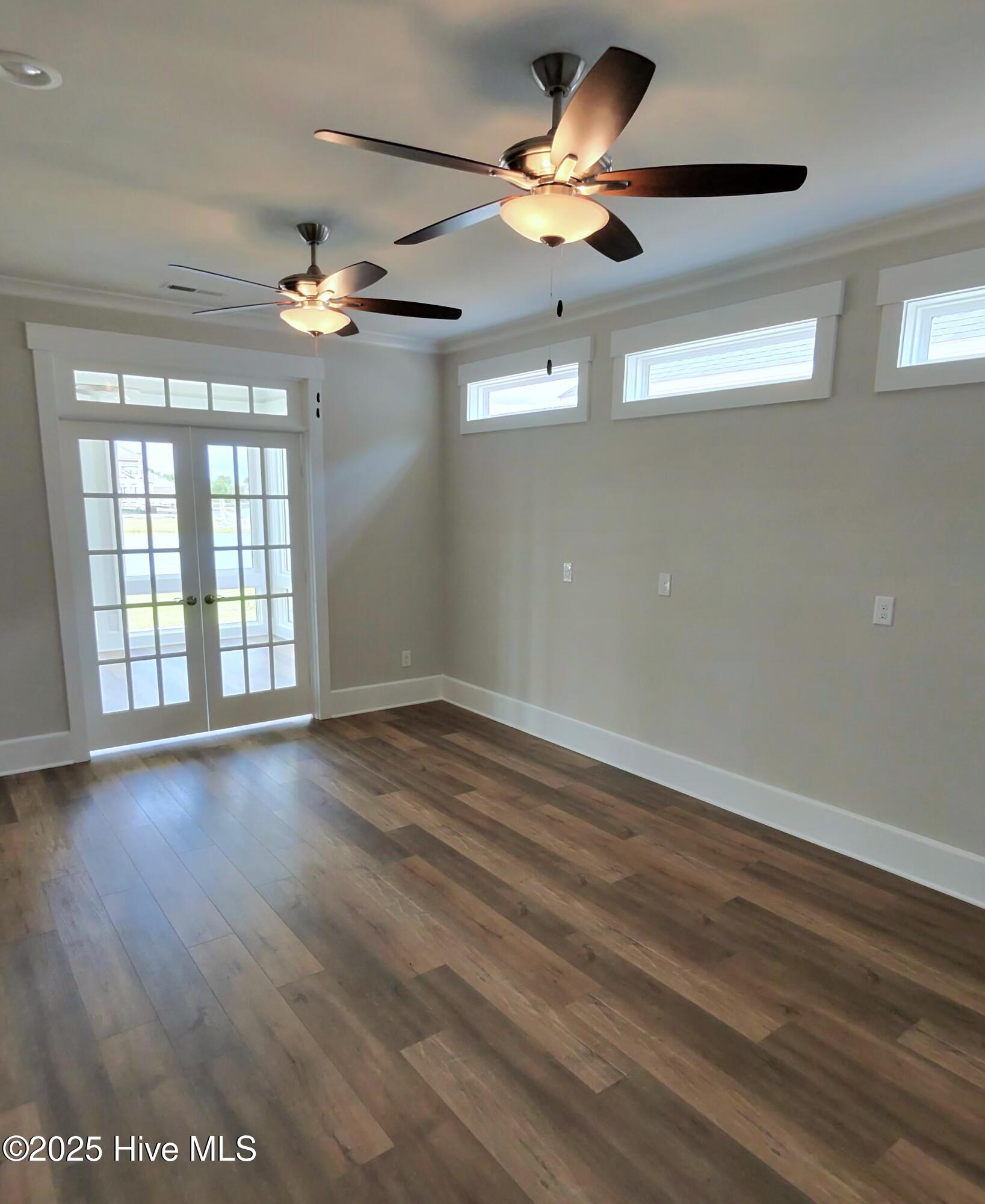 100518312 | Photo 18