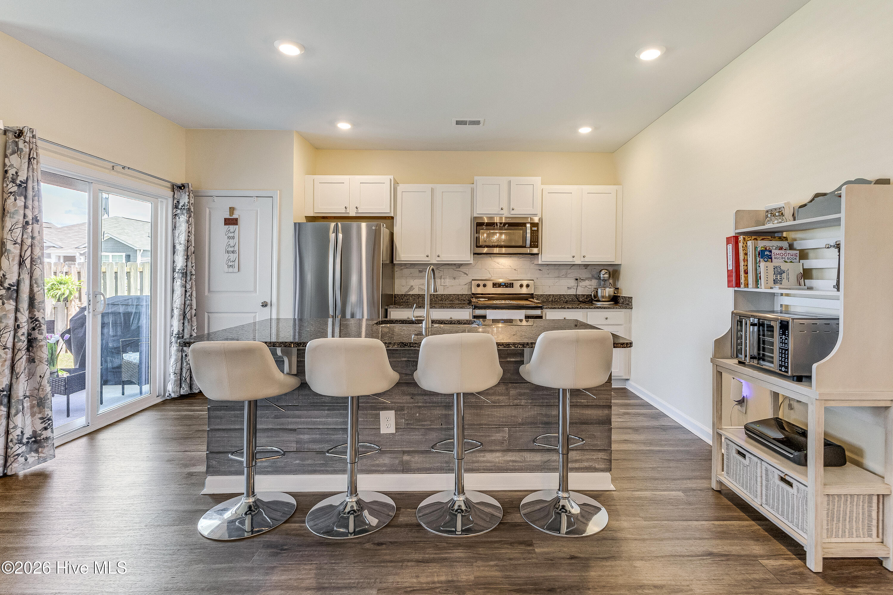 100566455 | Photo 13