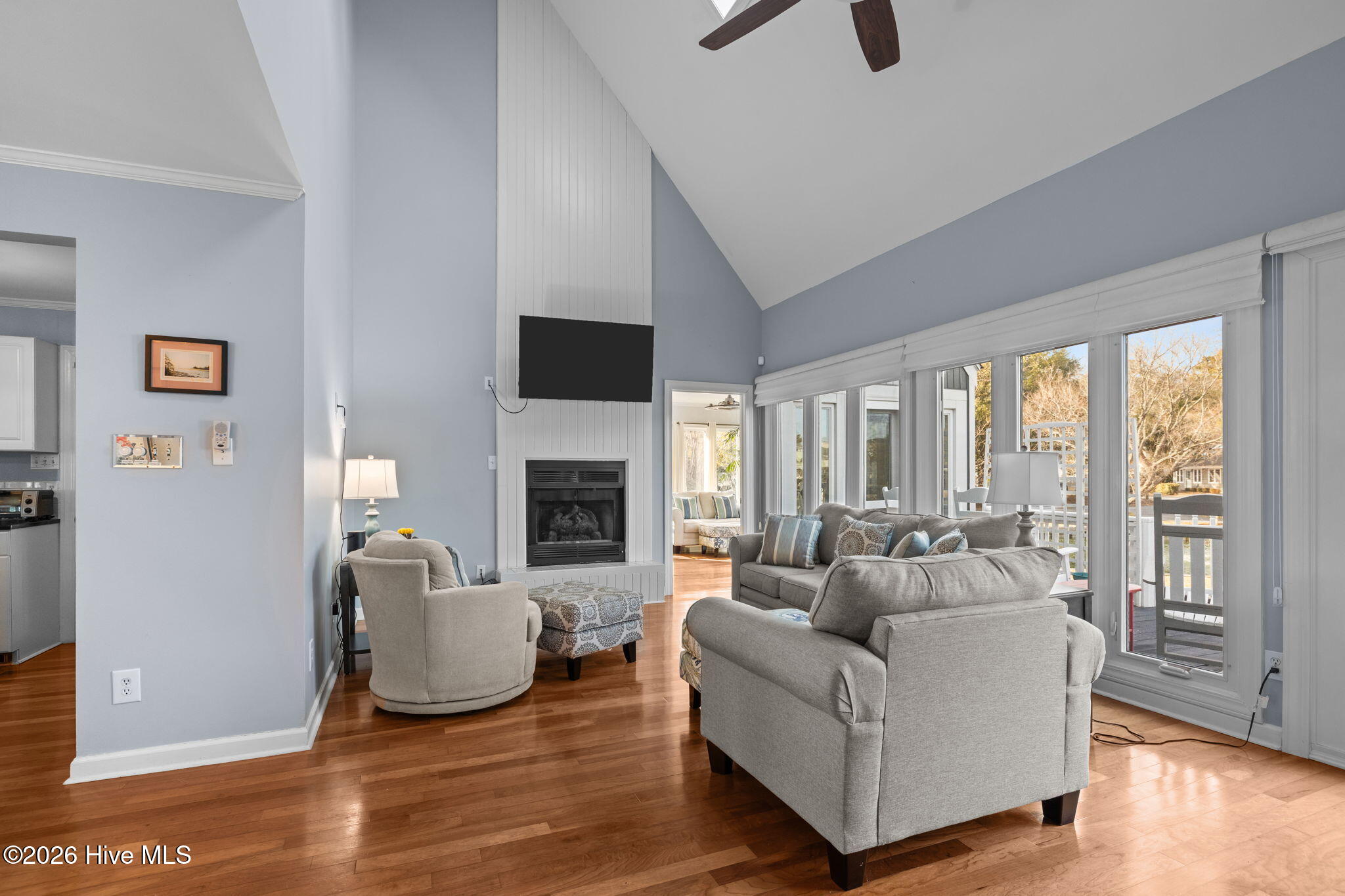 100551072 | Photo 30