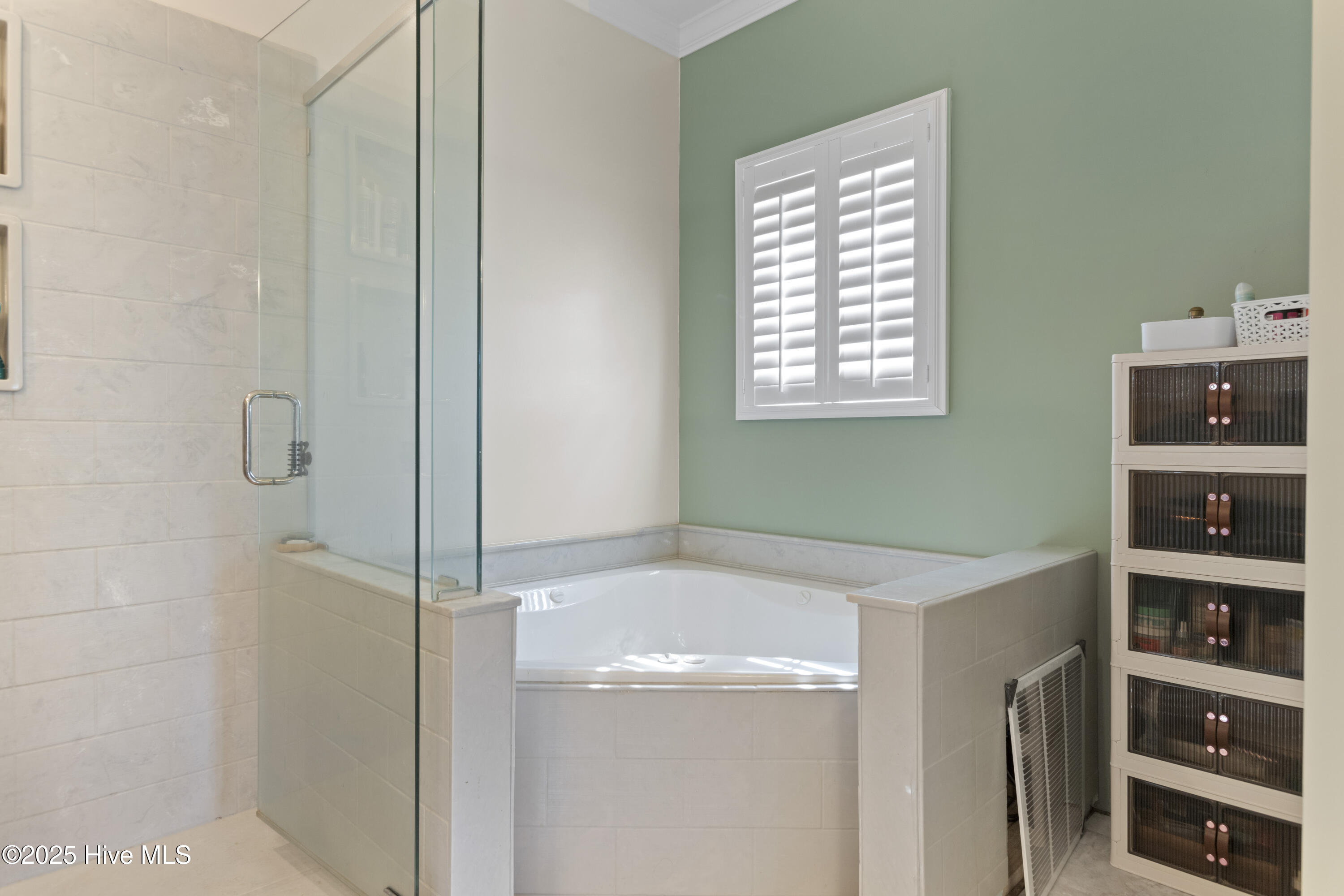 100540143 | Photo 19