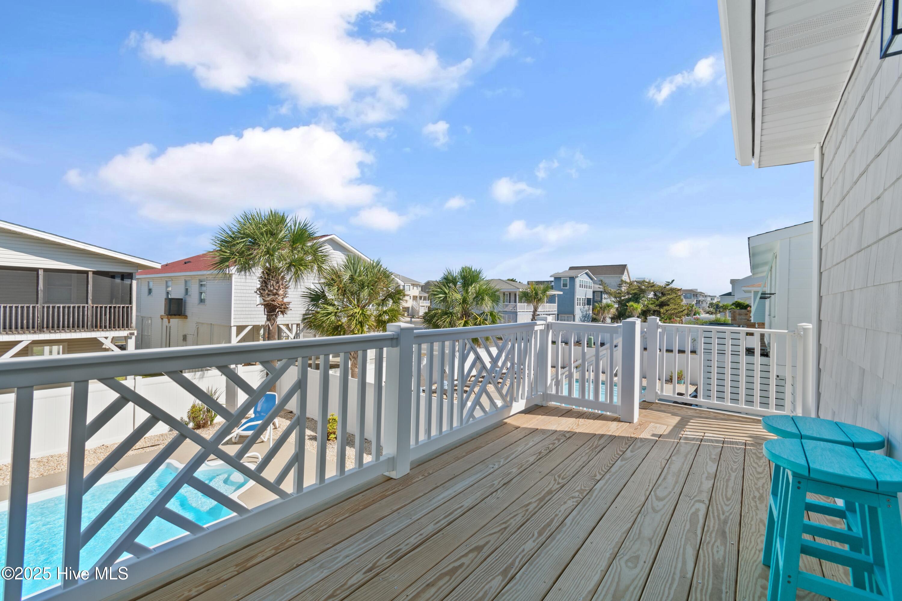 100535227 | Photo 24