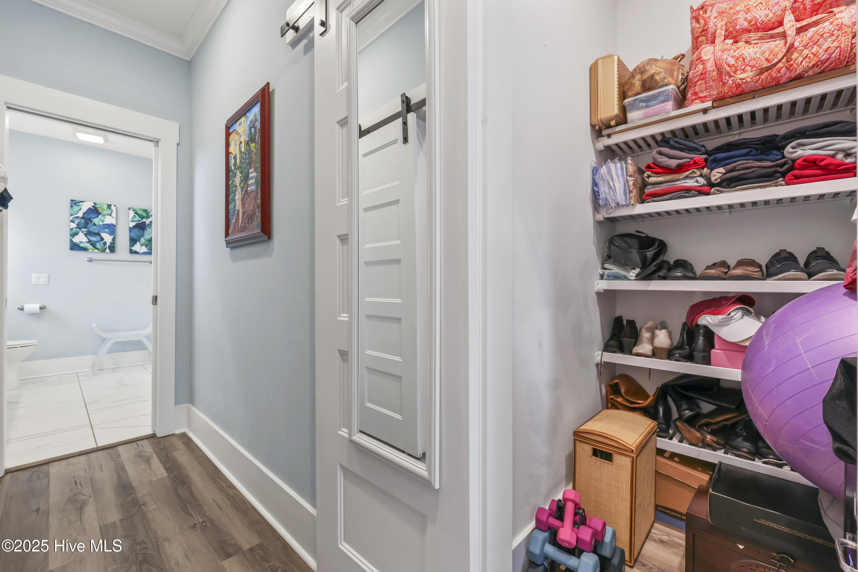 100536378 | Photo 25