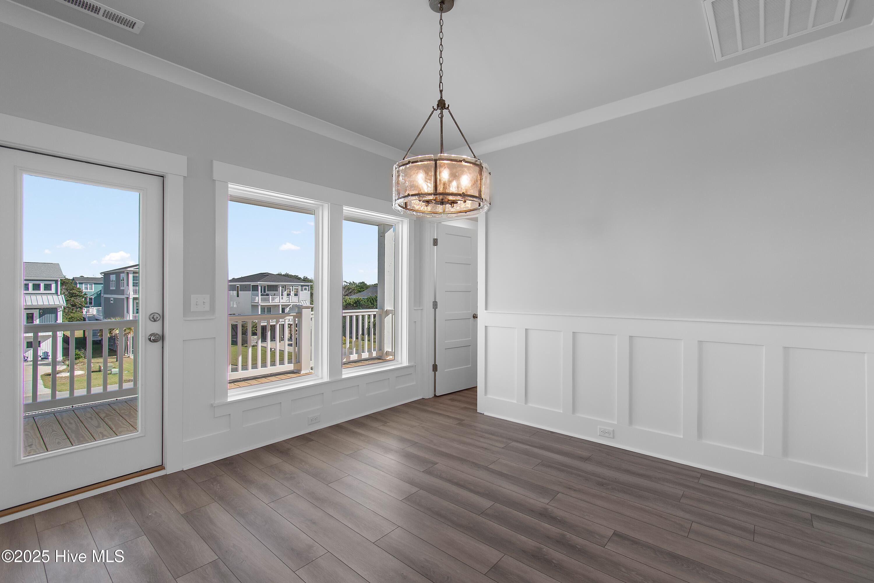 100511699 | Photo 17