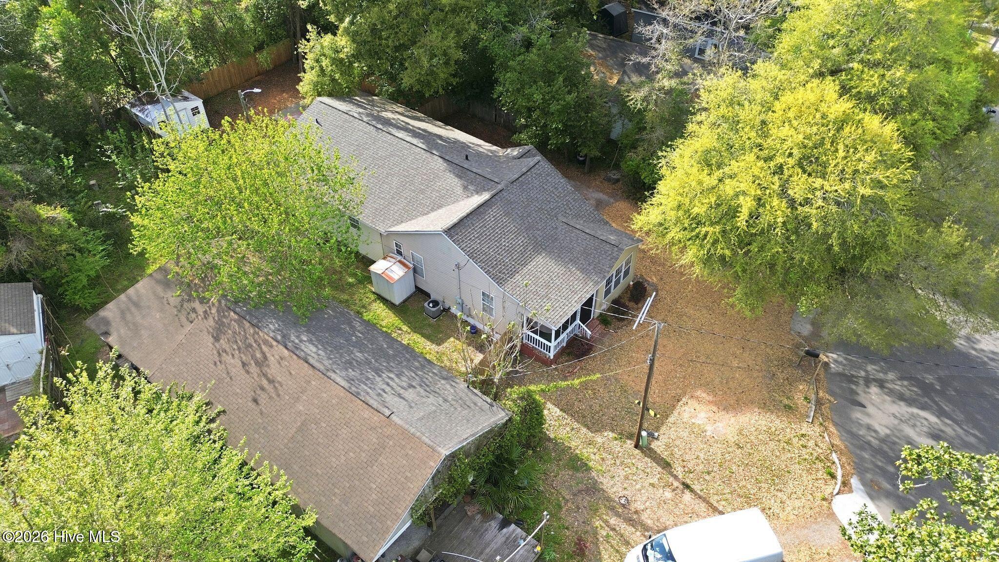 100564510 | Photo 63