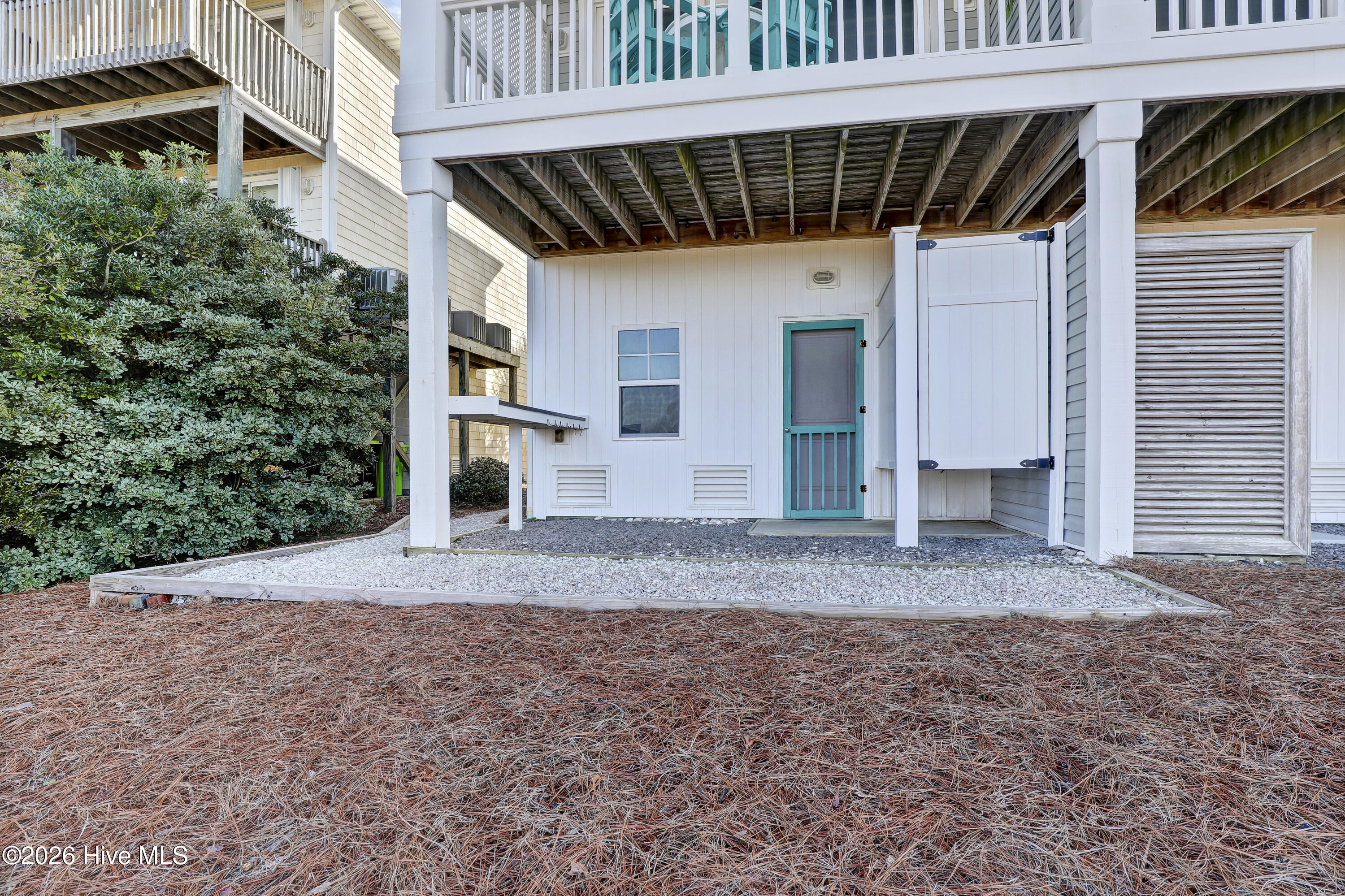 100548325 | Photo 29