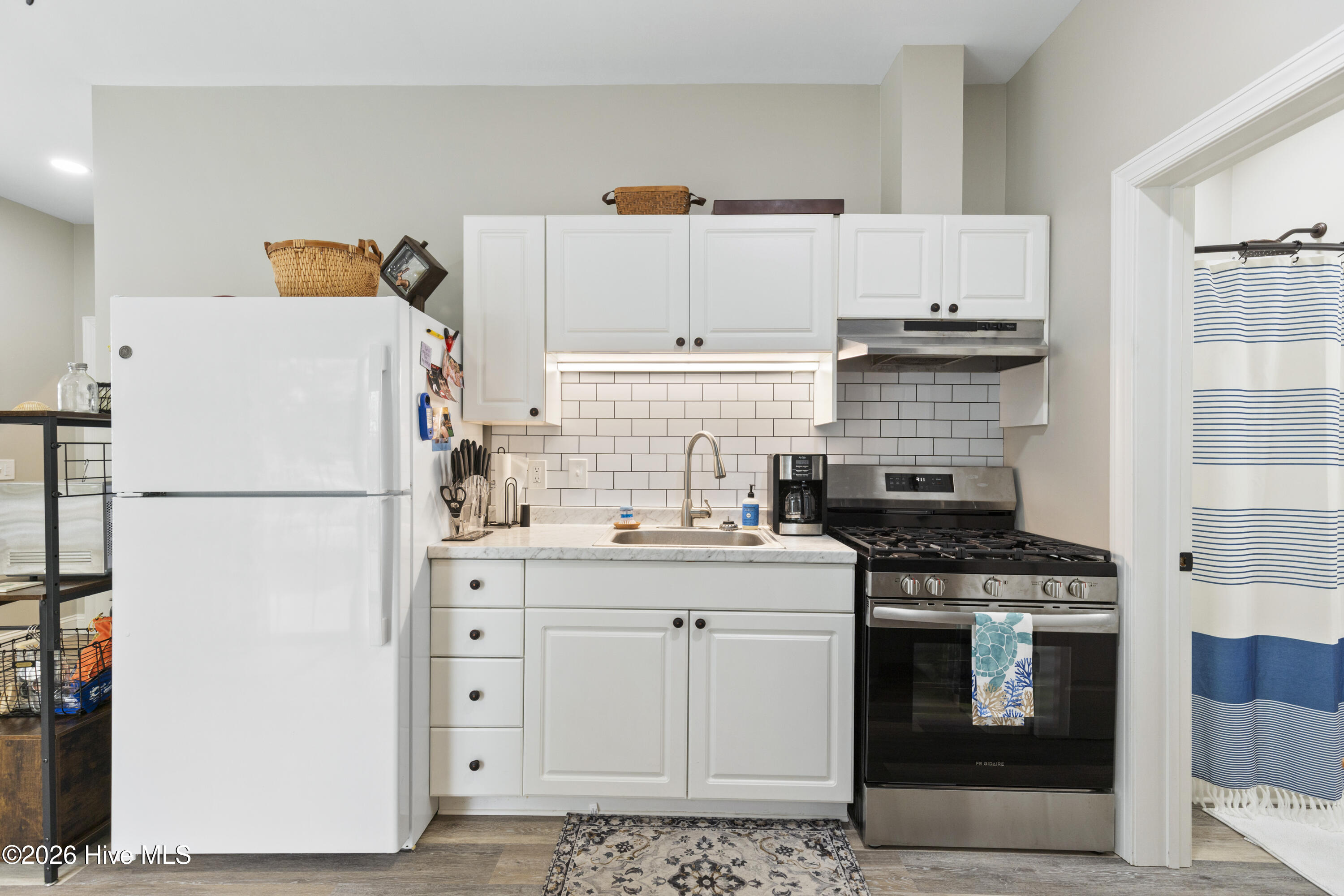 100551822 | Photo 40