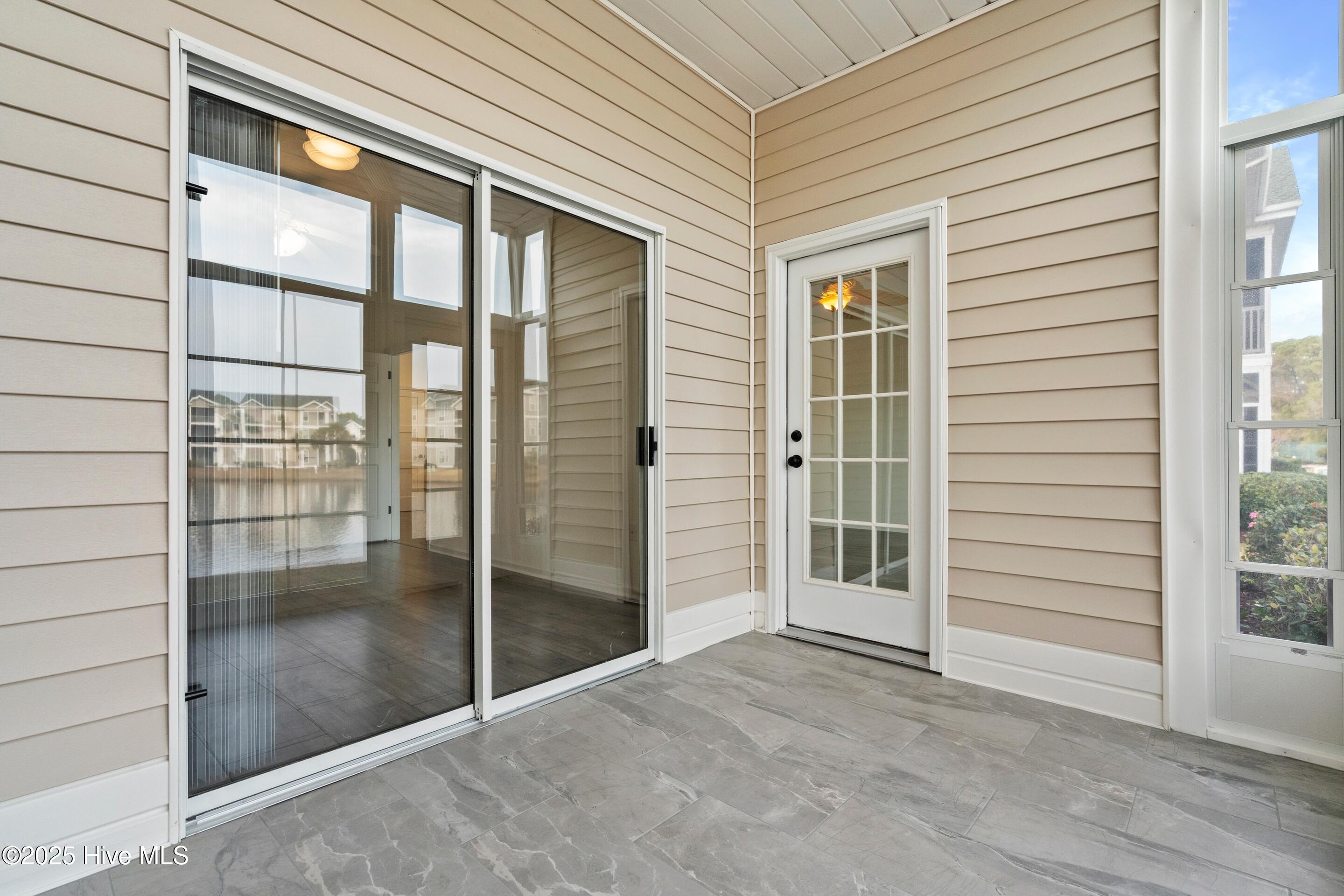 100542567 | Photo 38