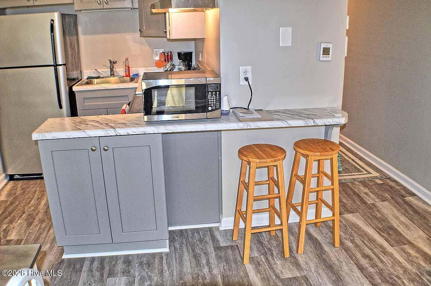 100568080 | Photo 11