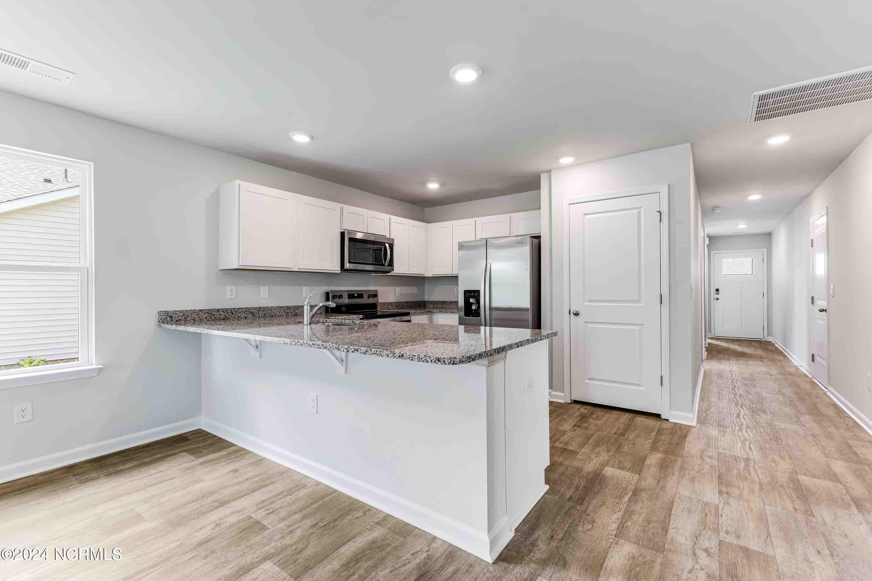 100533659 | Photo 11