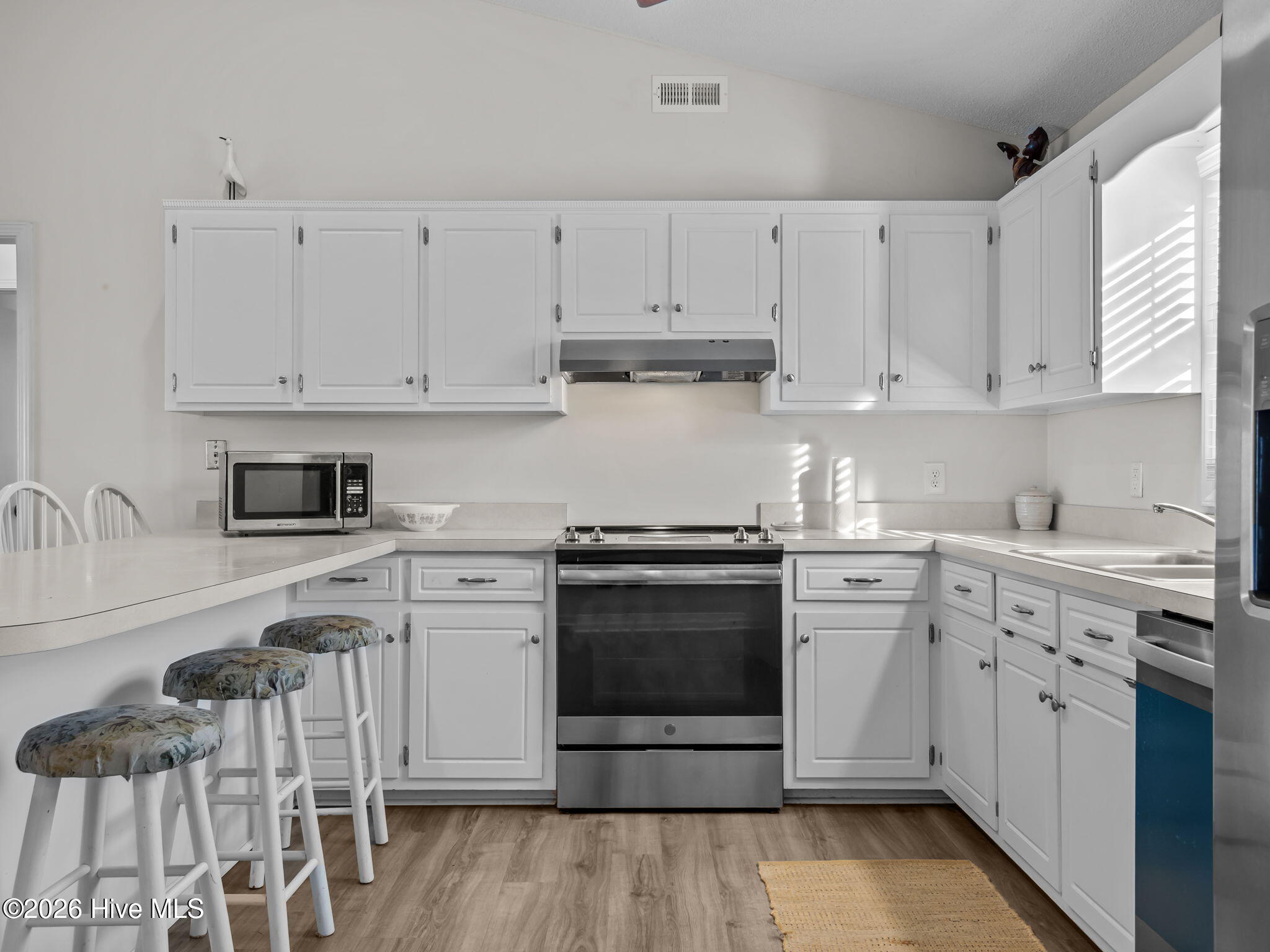 100551194 | Photo 25